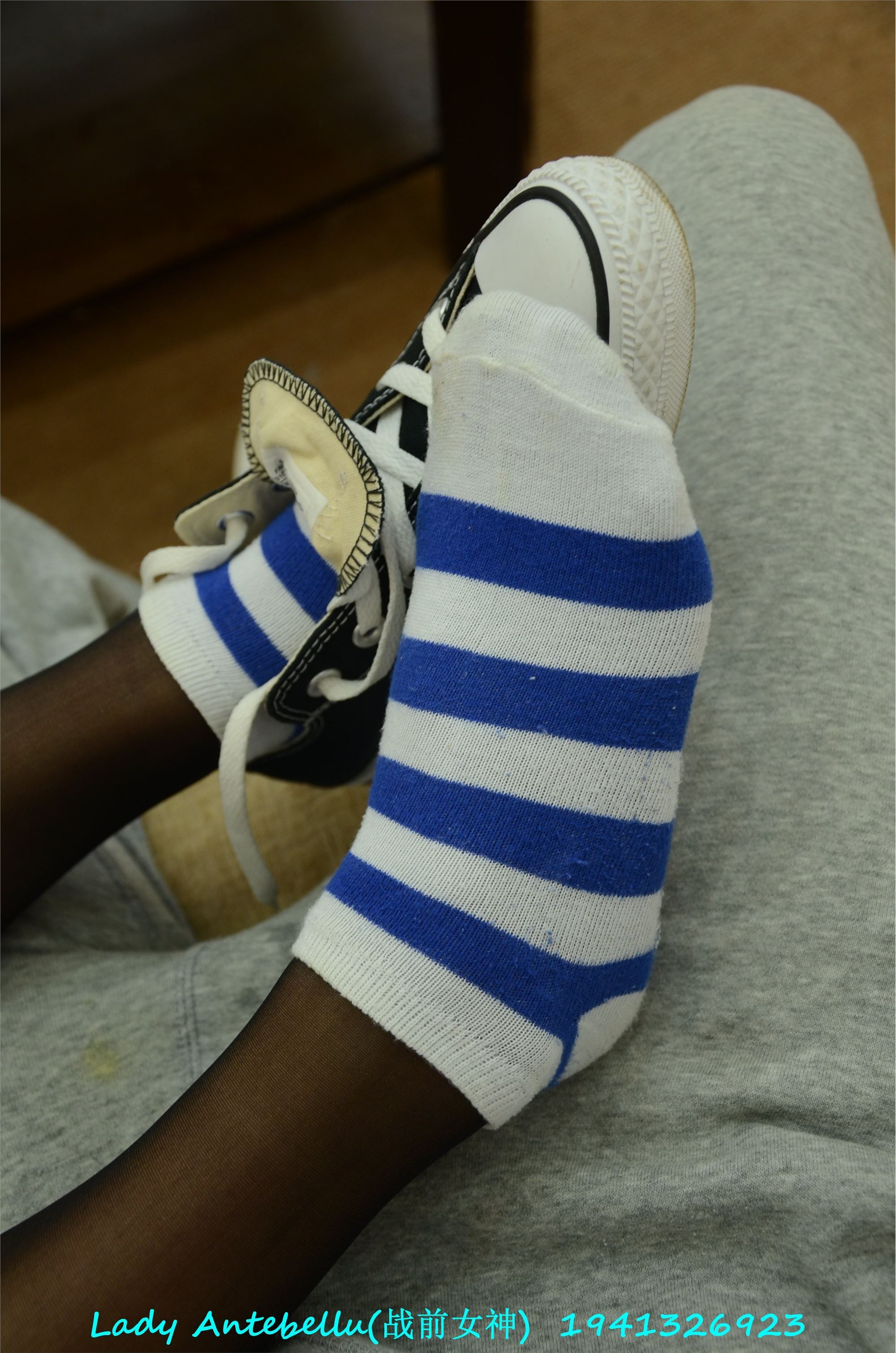 战前女神  恋足美腿棉袜女神级摄影套图 053