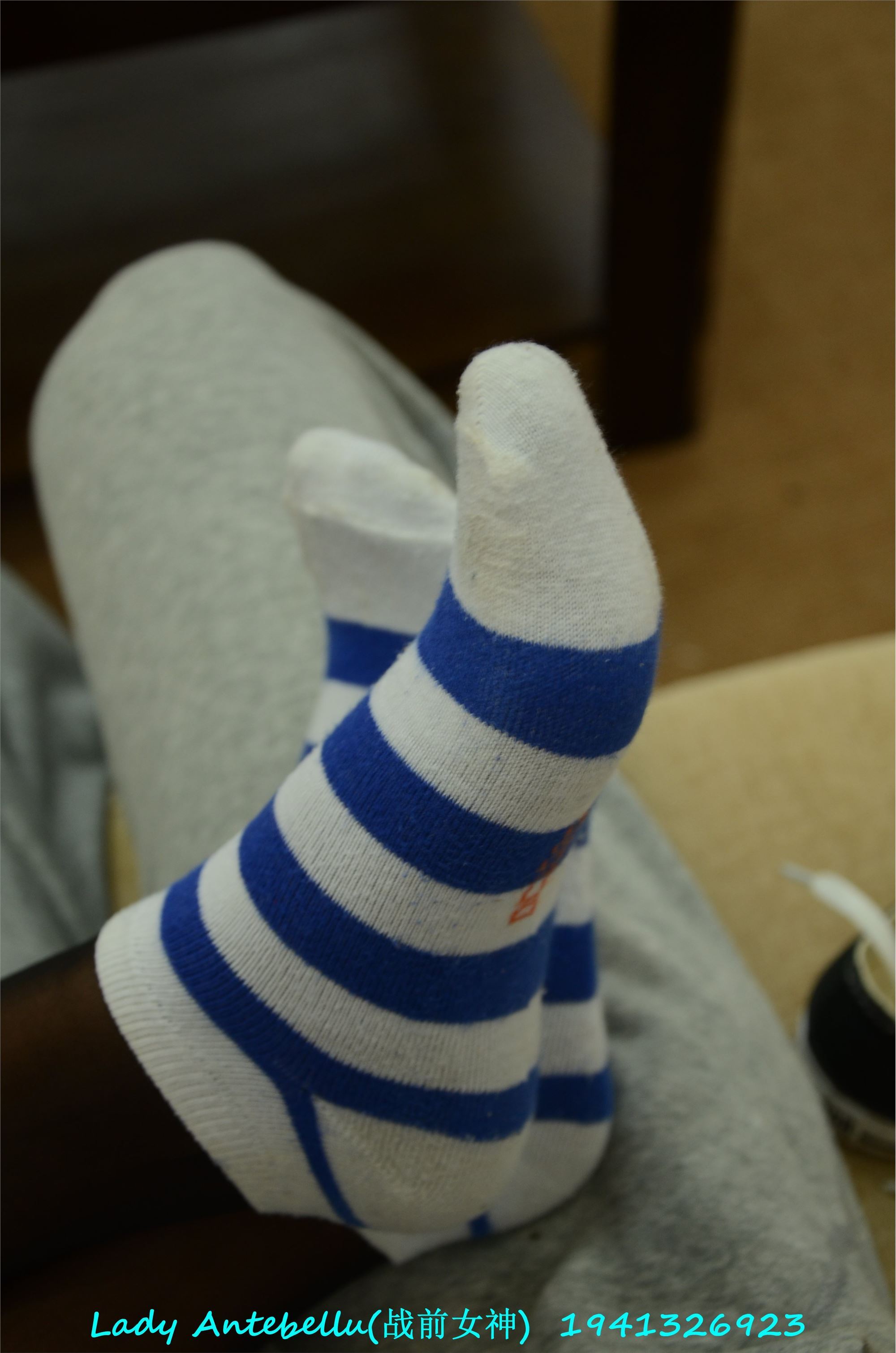 战前女神  恋足美腿棉袜女神级摄影套图 053