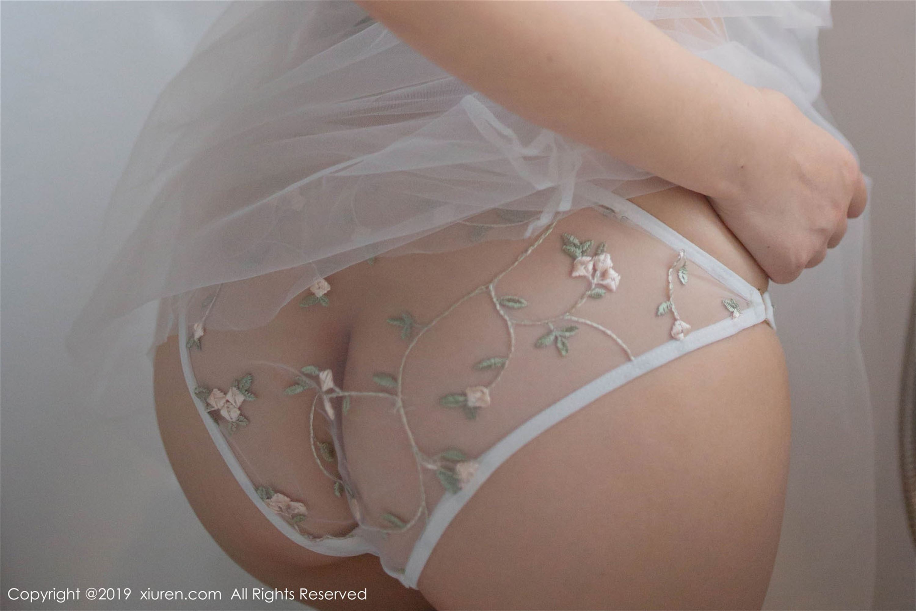 [XIUREN秀人网] 2019.06.24 No.1514 娇艳唯美 性感女神 Evelyn艾莉