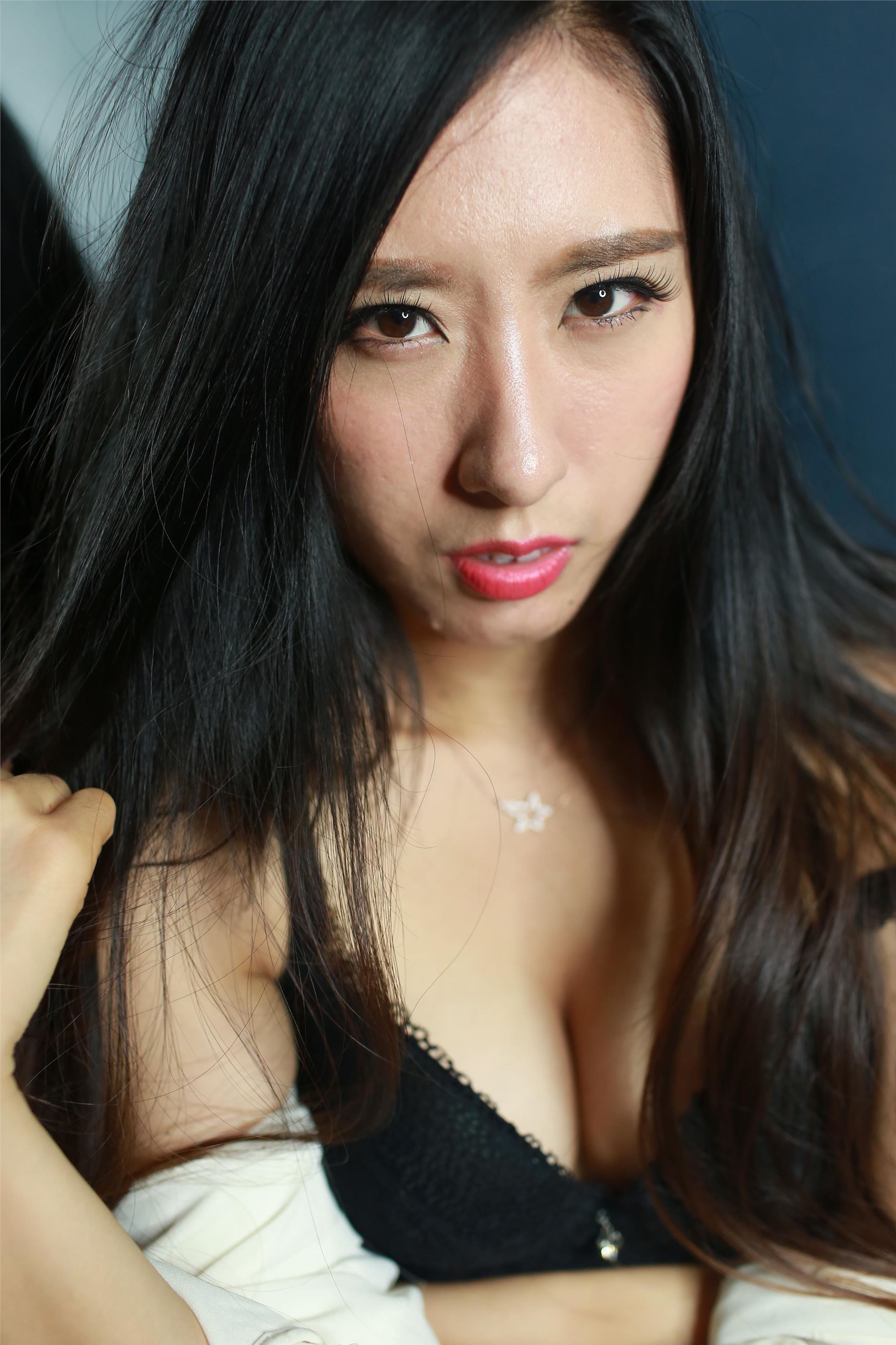 希威社国模写真 VIP收费套图 莉莉.2014.09.03(N)2