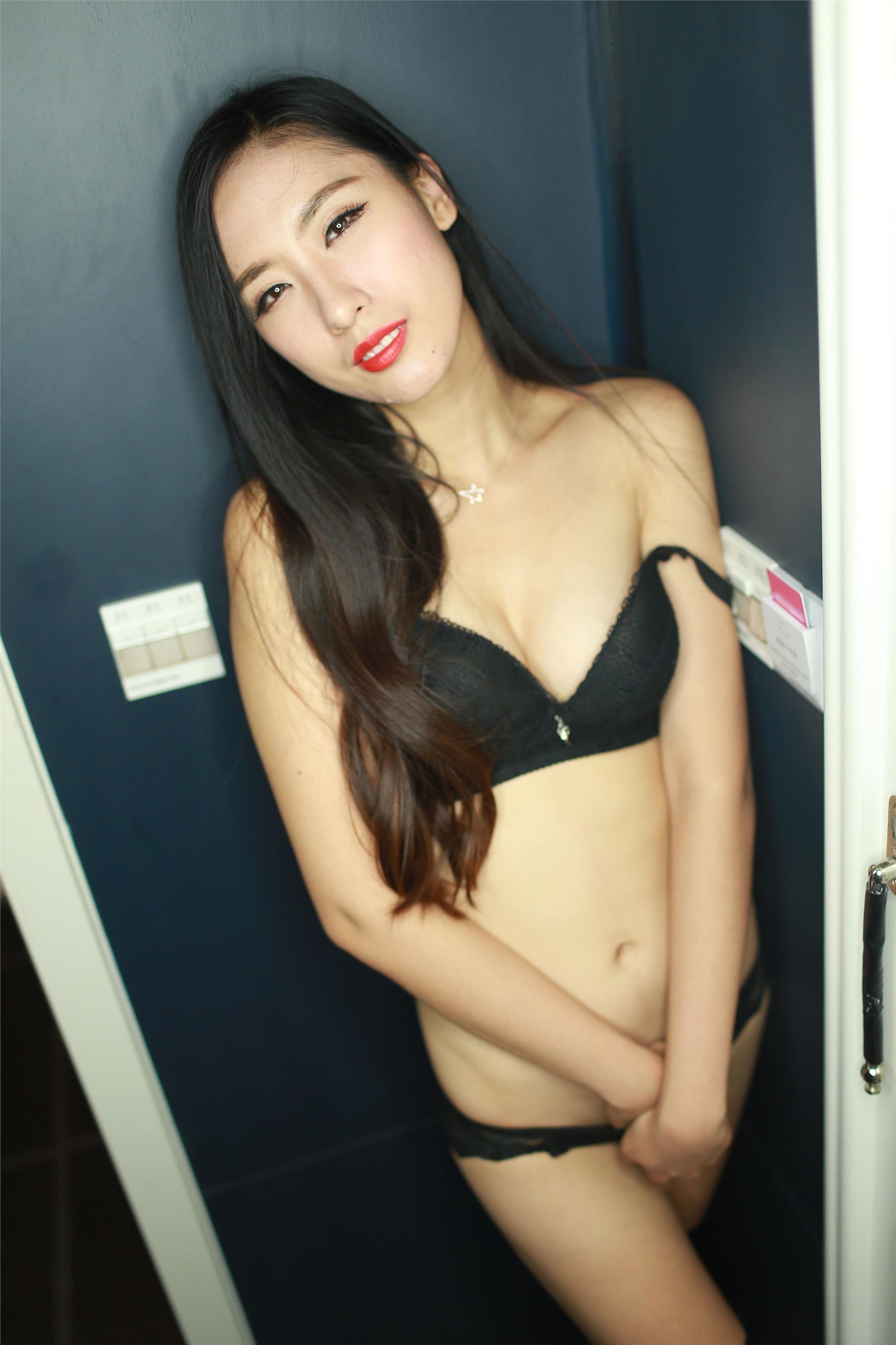 希威社国模写真 VIP收费套图 莉莉.2014.09.03(N)3