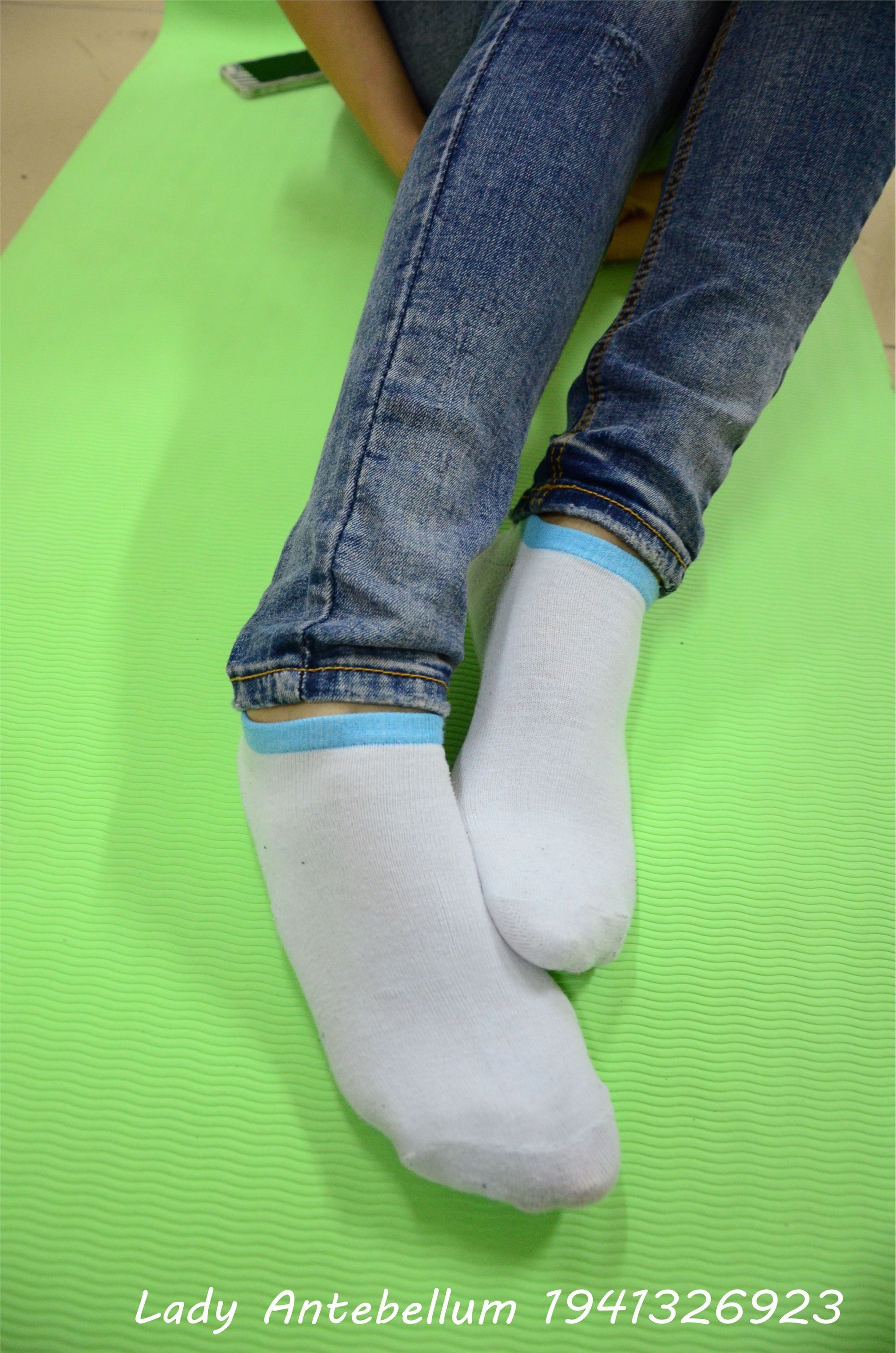 战前女神  恋足美腿棉袜女神级摄影套图 056