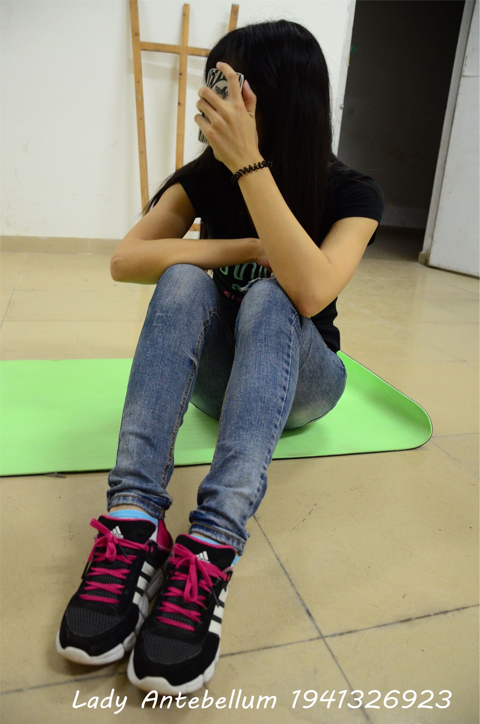 战前女神  恋足美腿棉袜女神级摄影套图 056