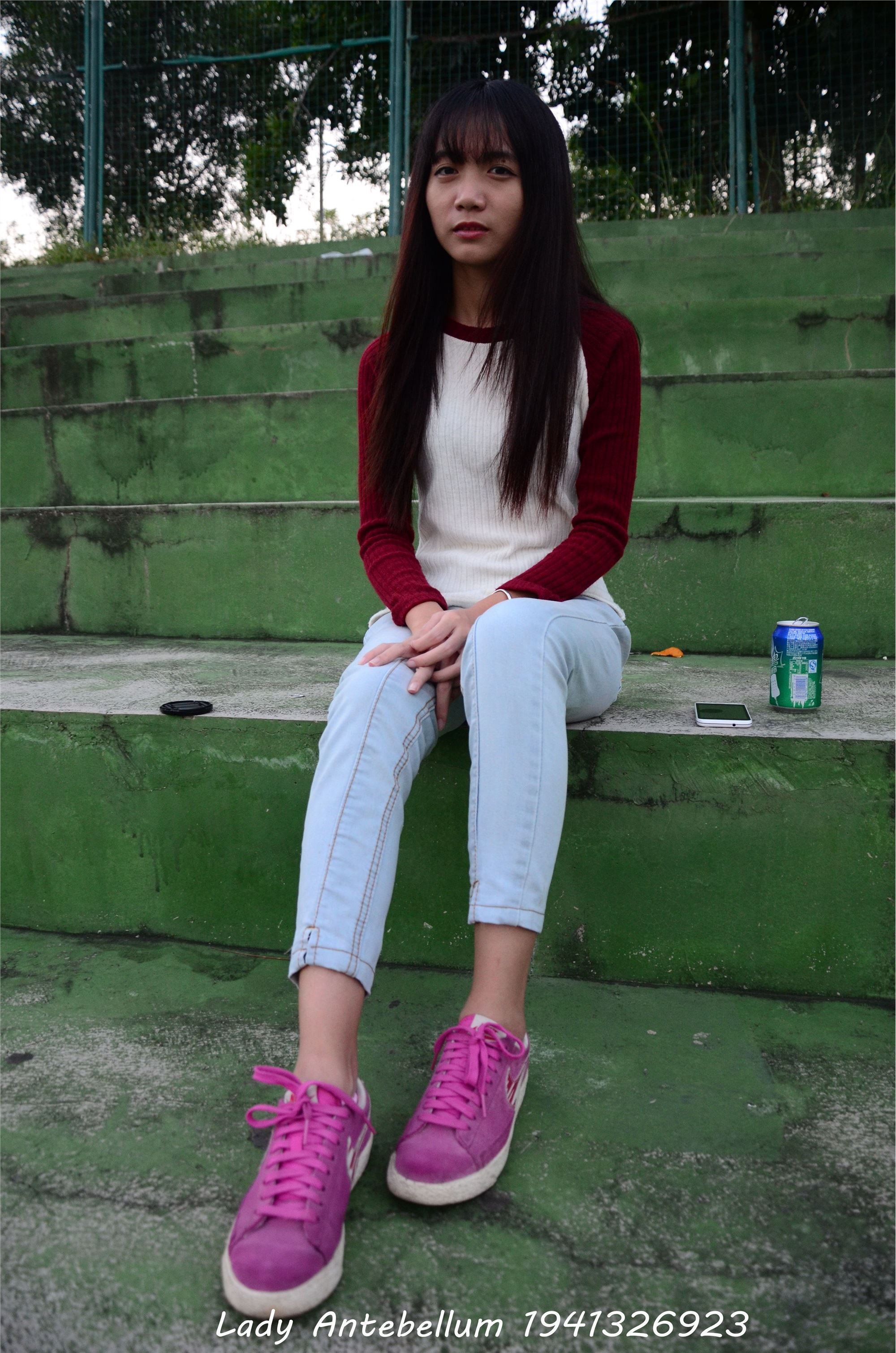 战前女神  恋足美腿棉袜女神级摄影套图 057