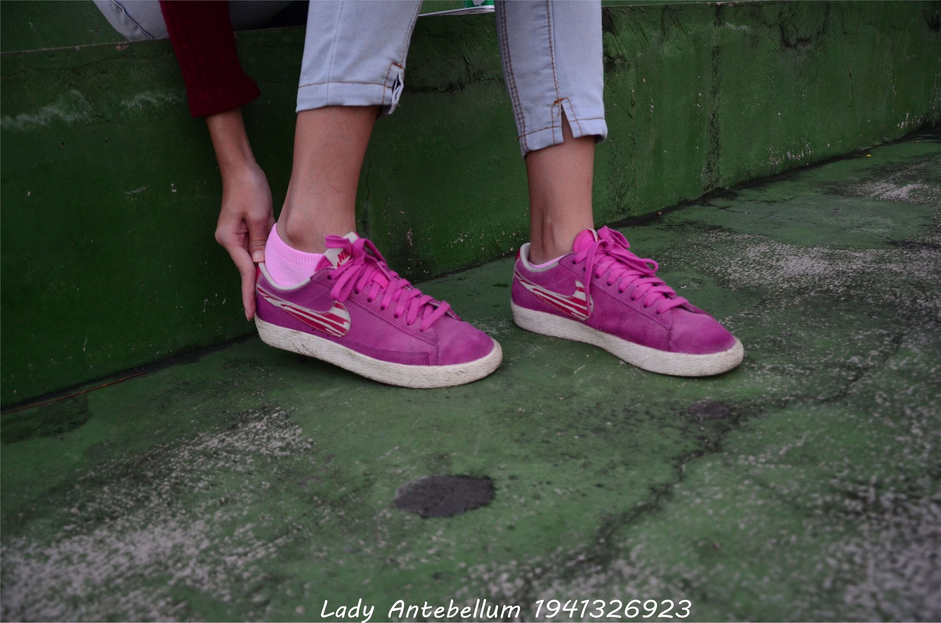 战前女神  恋足美腿棉袜女神级摄影套图 057