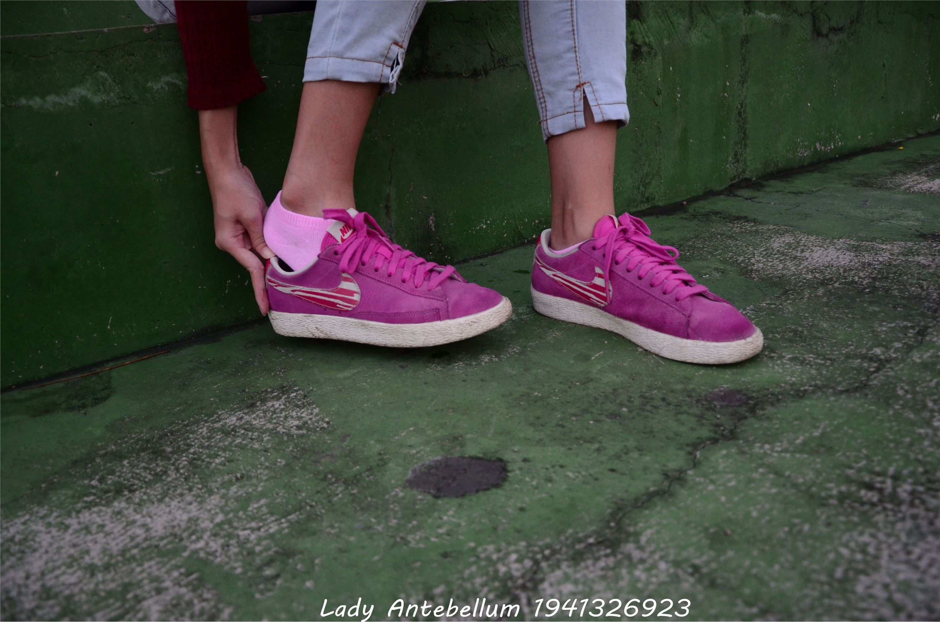 战前女神  恋足美腿棉袜女神级摄影套图 057