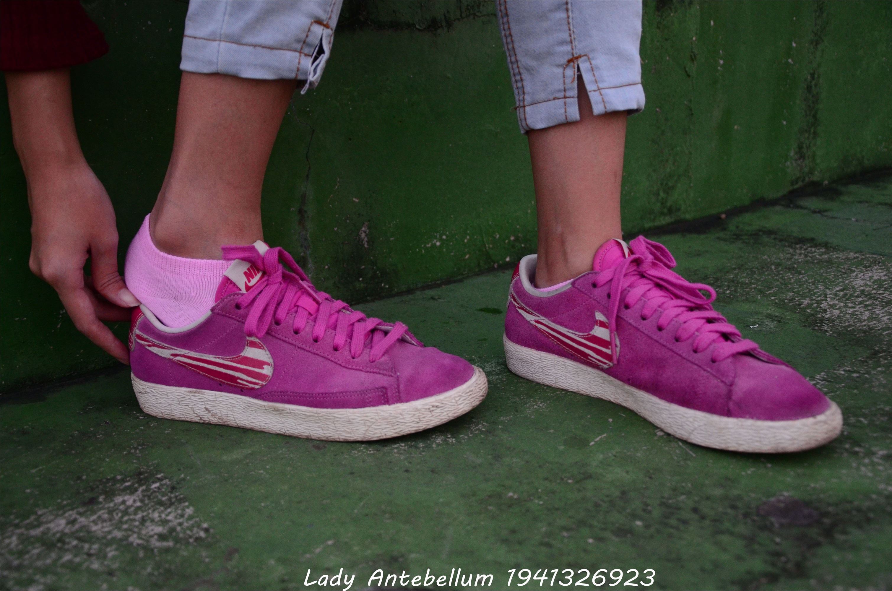 战前女神  恋足美腿棉袜女神级摄影套图 057