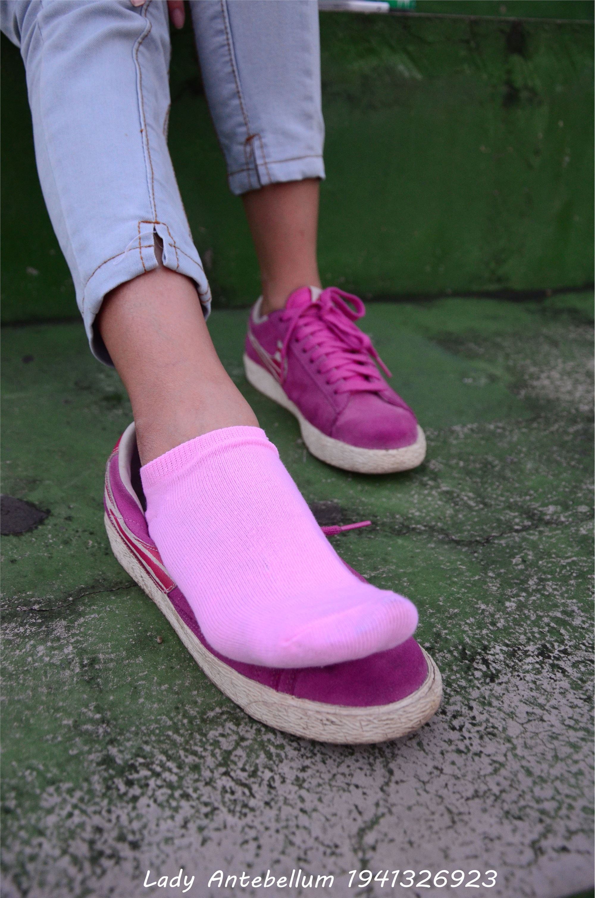 战前女神  恋足美腿棉袜女神级摄影套图 057