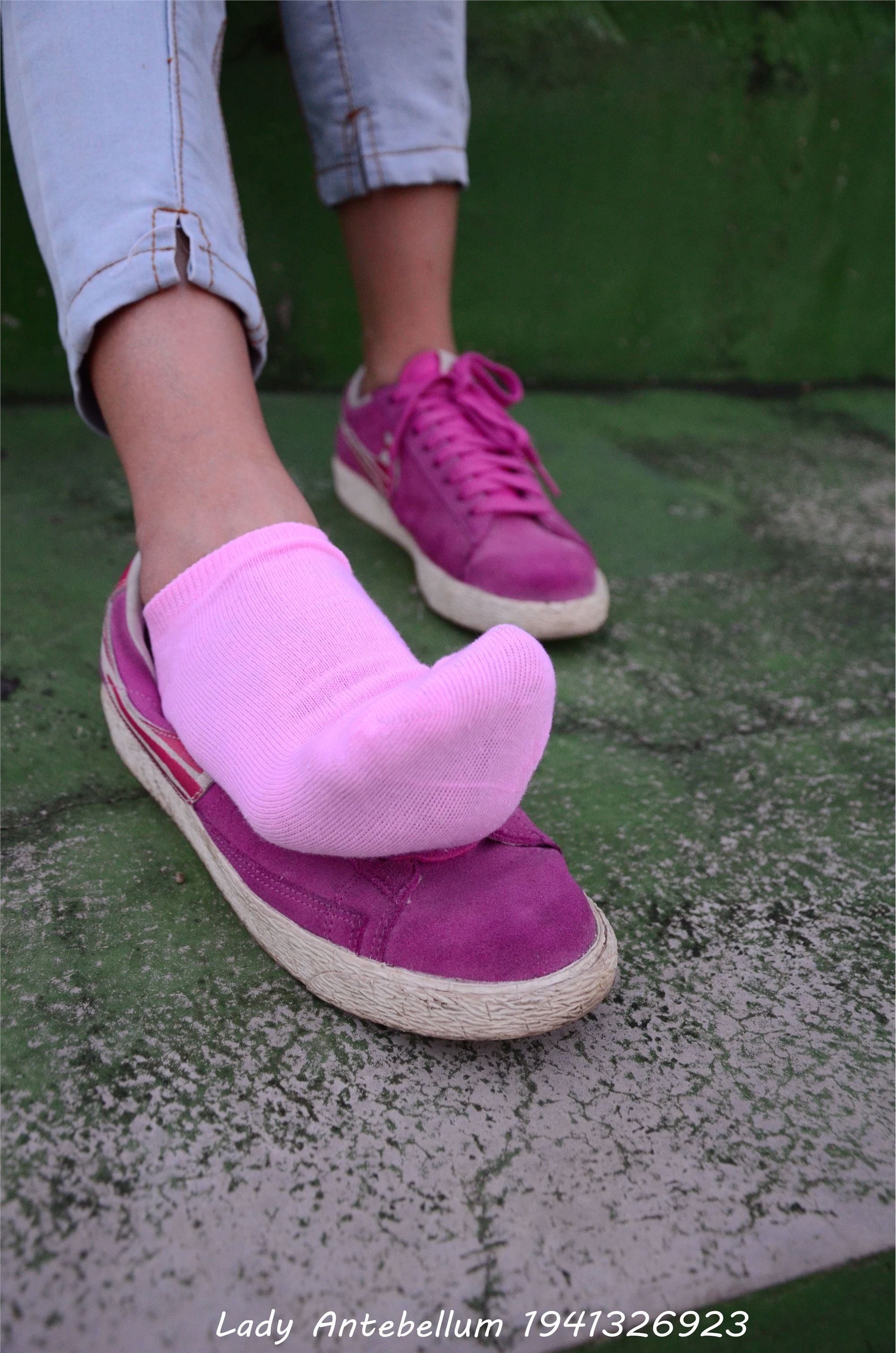 战前女神  恋足美腿棉袜女神级摄影套图 057