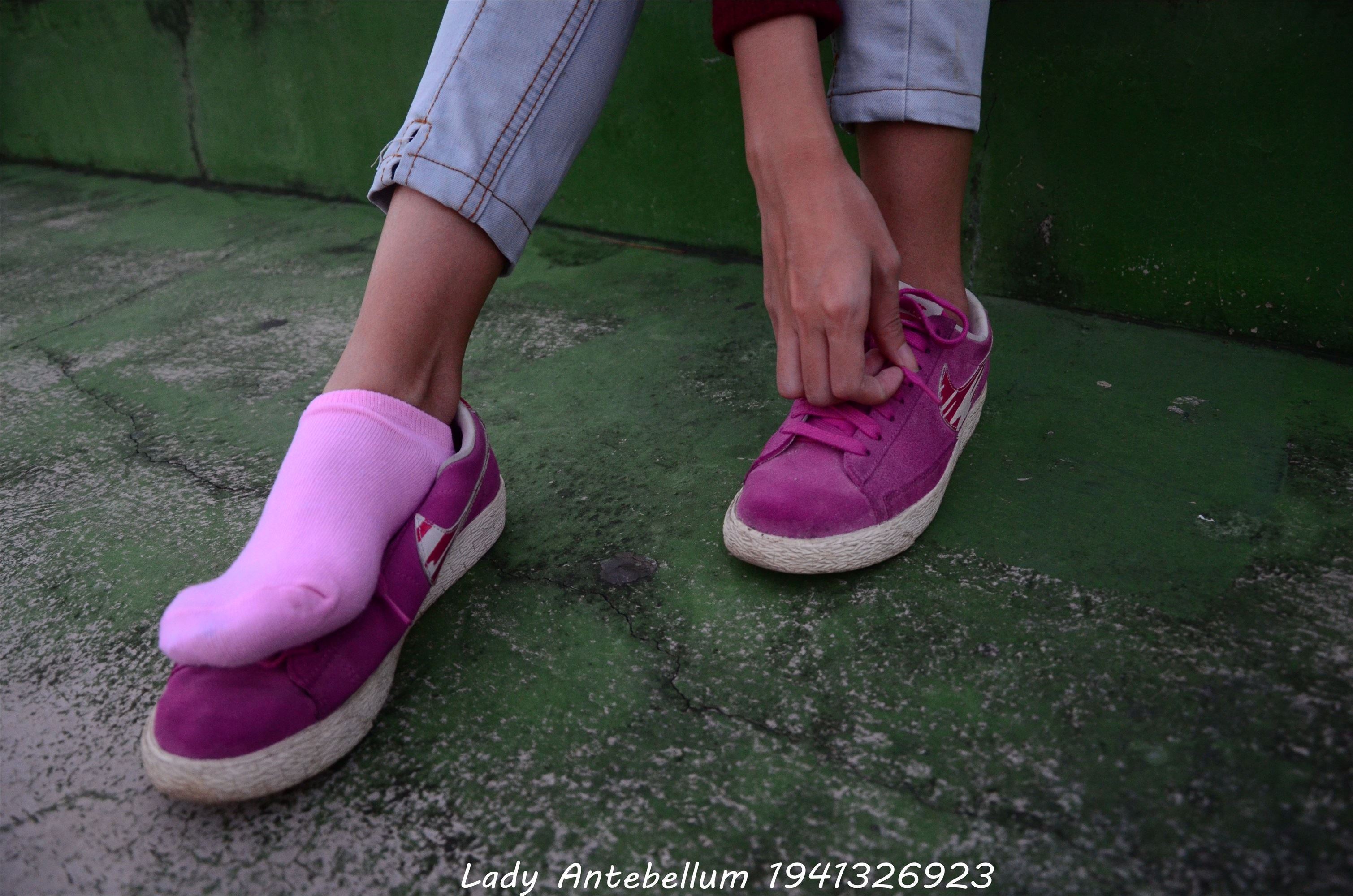 战前女神  恋足美腿棉袜女神级摄影套图 057