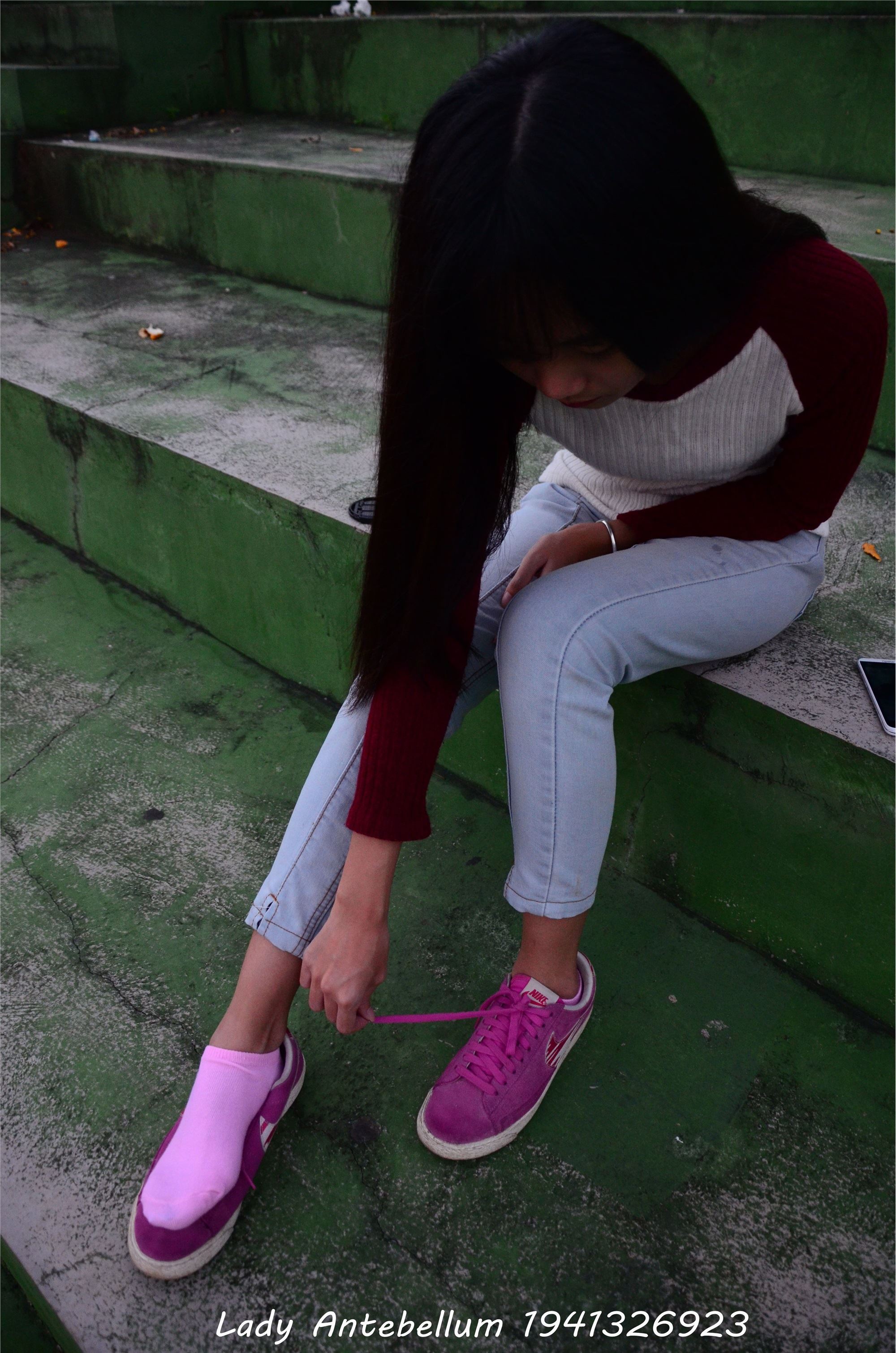 战前女神  恋足美腿棉袜女神级摄影套图 057