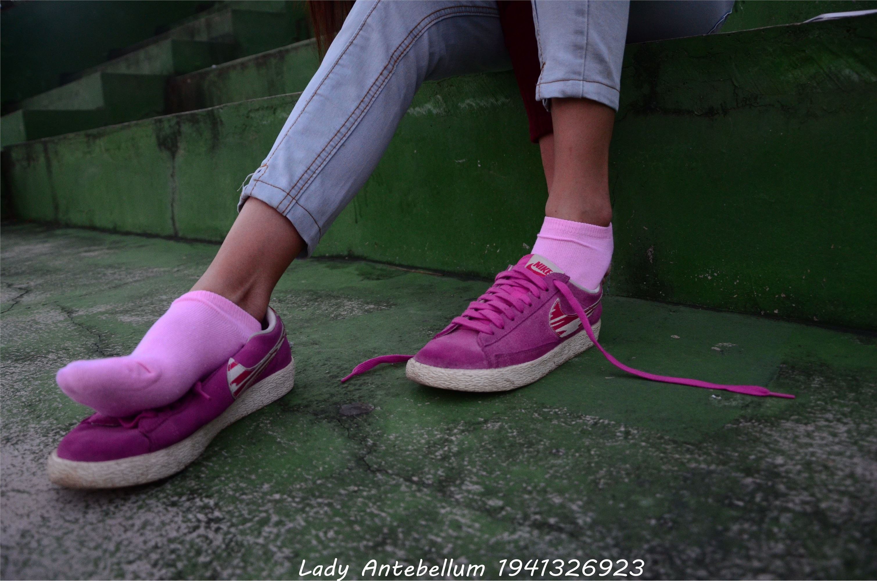 战前女神  恋足美腿棉袜女神级摄影套图 057