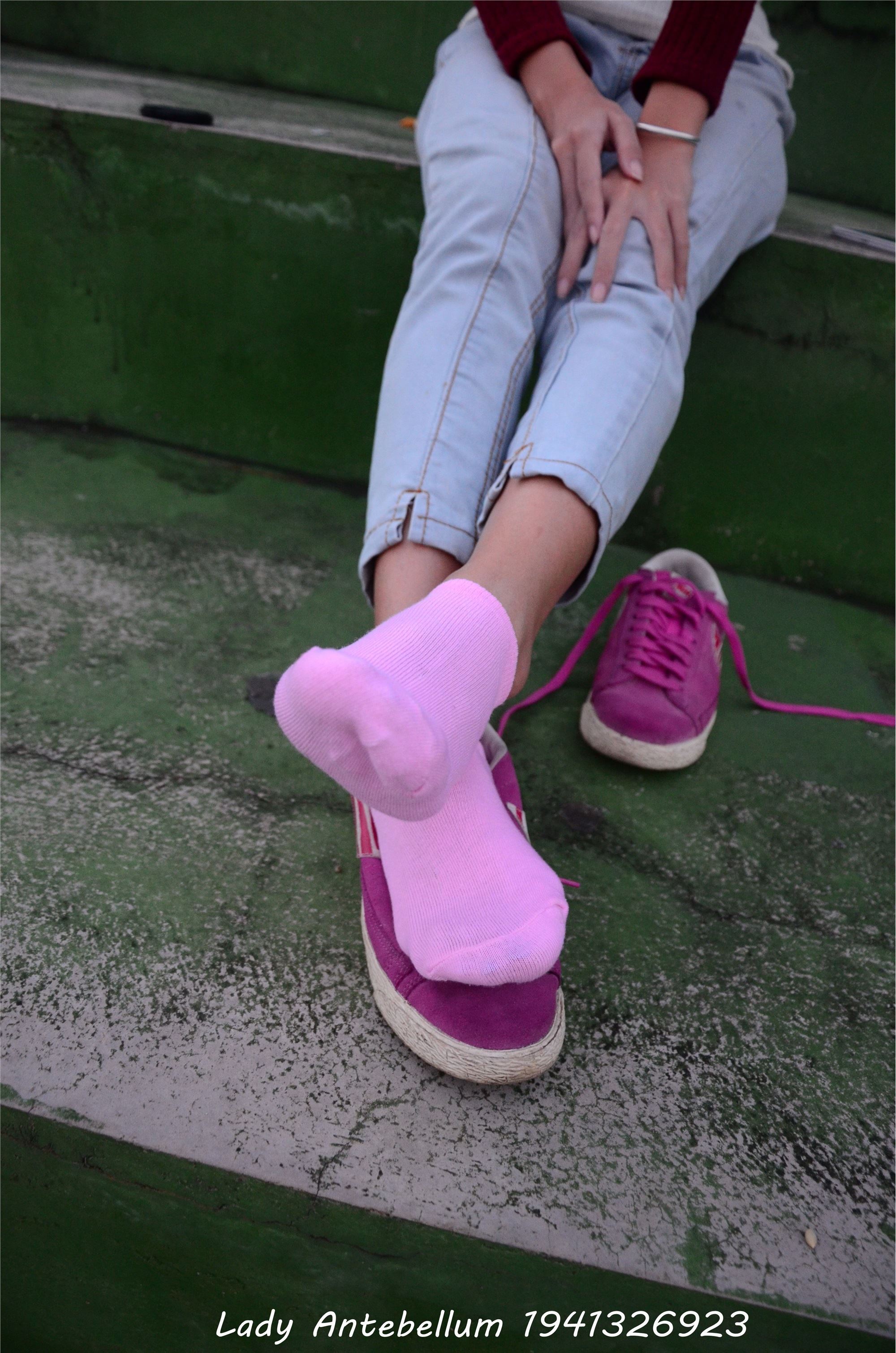 战前女神  恋足美腿棉袜女神级摄影套图 057