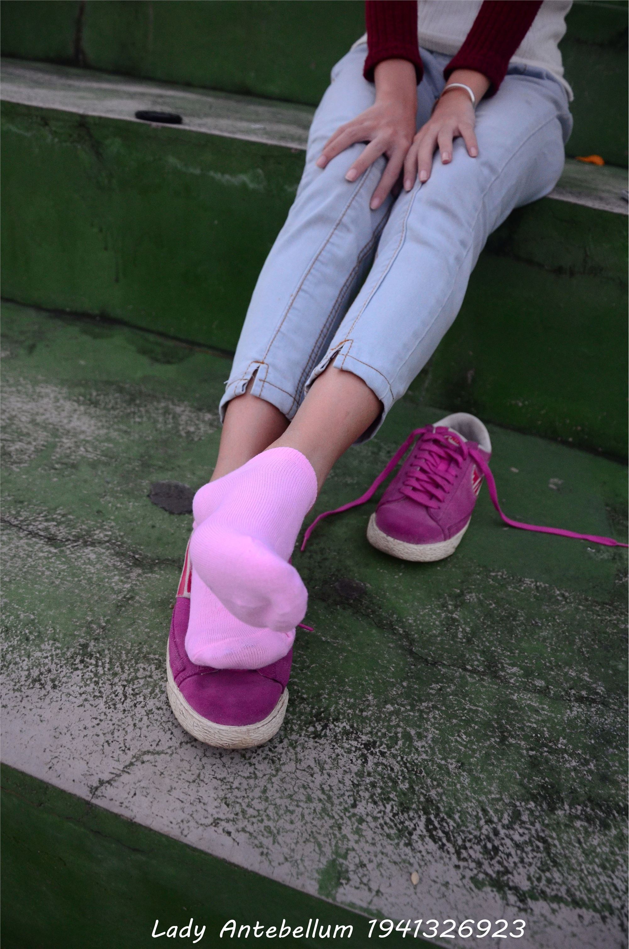 战前女神  恋足美腿棉袜女神级摄影套图 057