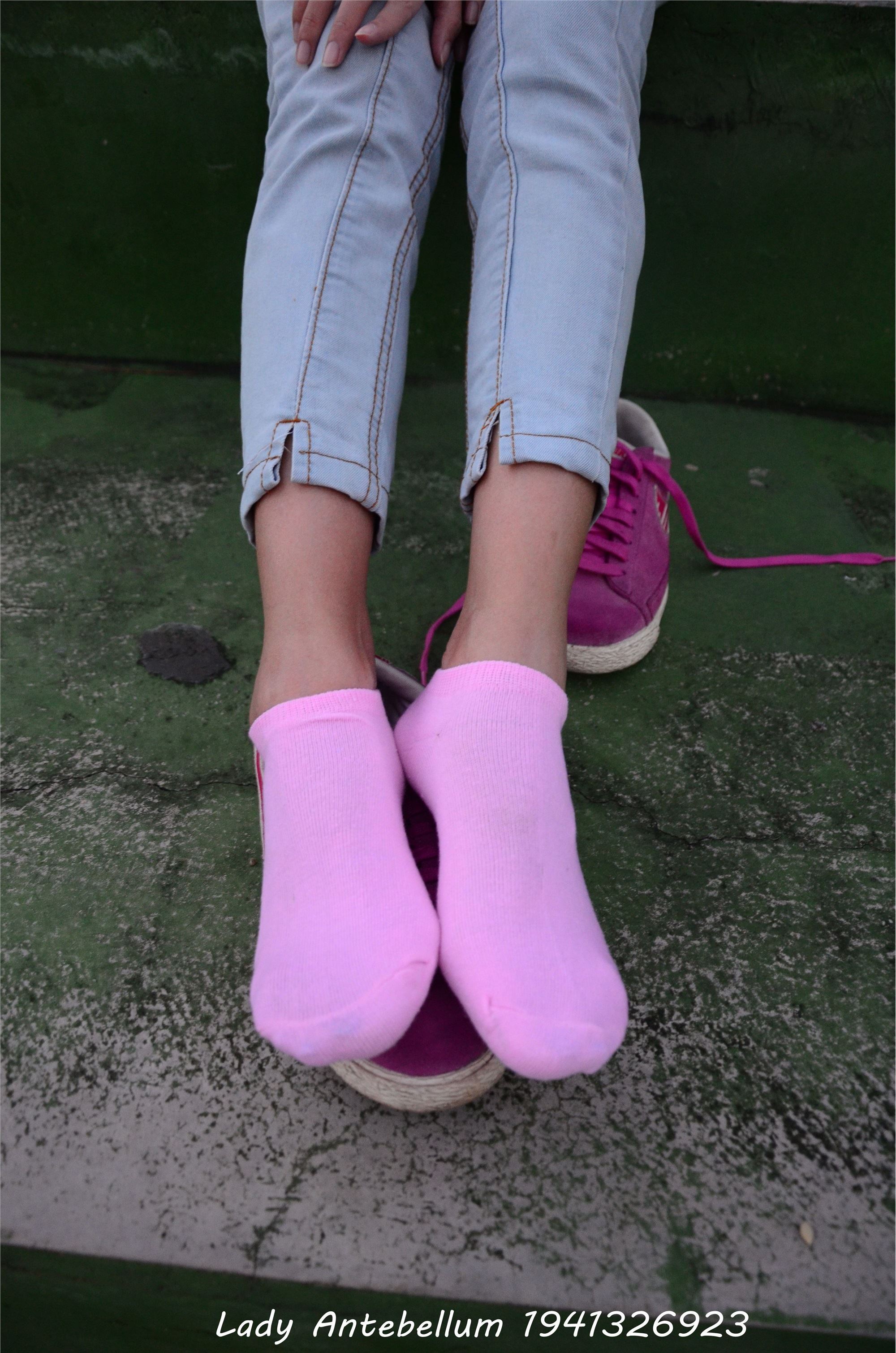 战前女神  恋足美腿棉袜女神级摄影套图 057