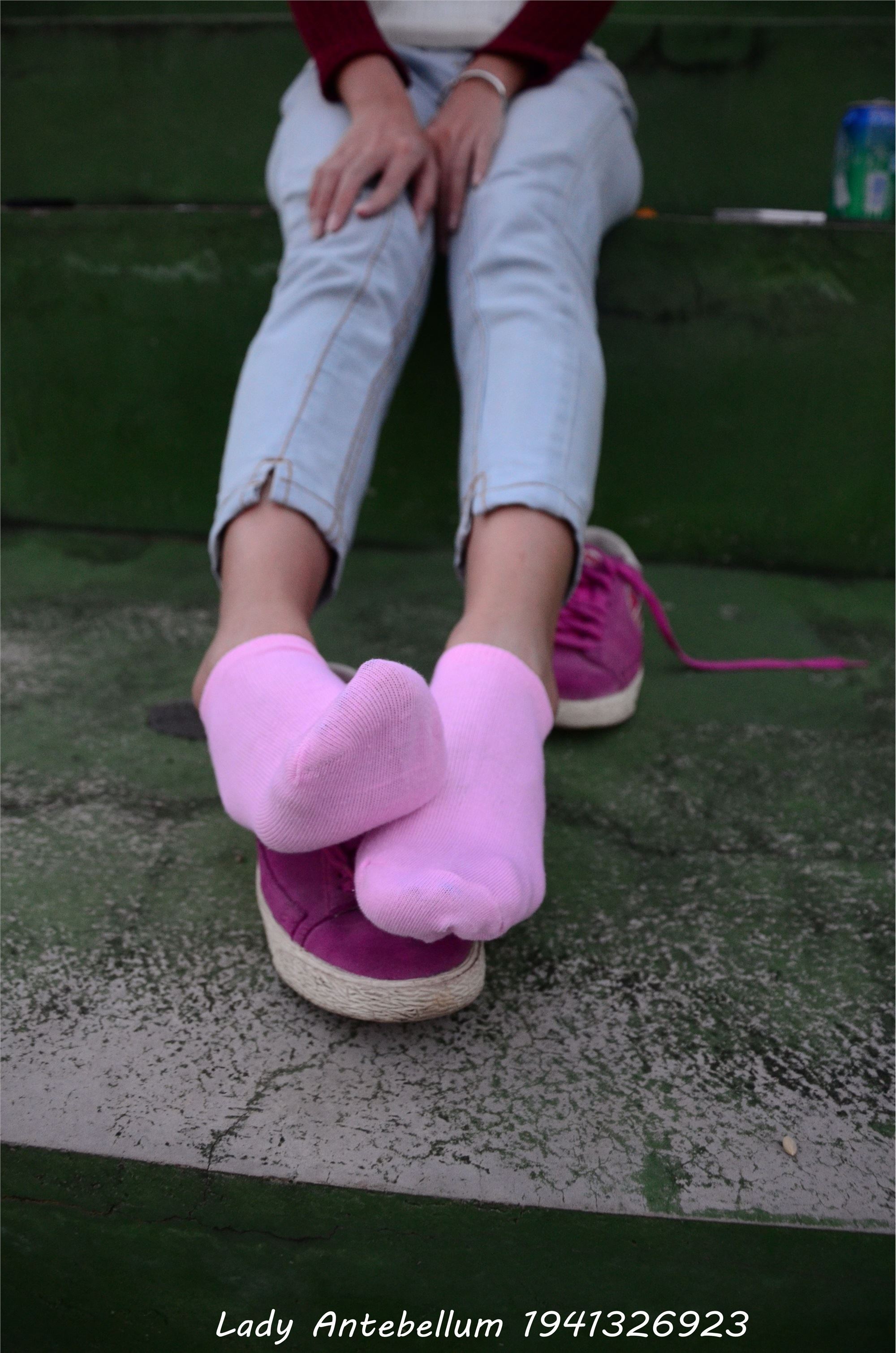 战前女神  恋足美腿棉袜女神级摄影套图 057