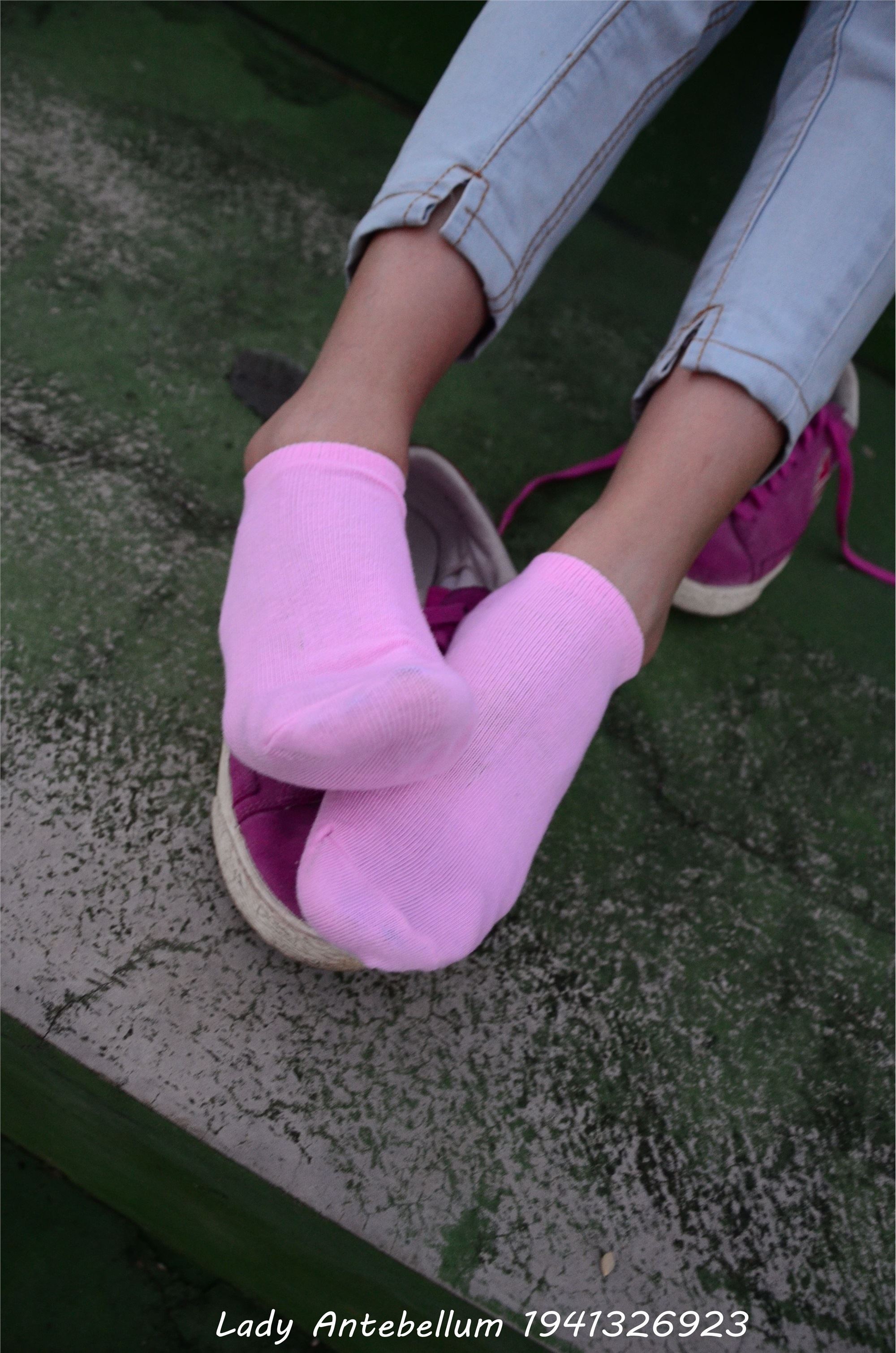 战前女神  恋足美腿棉袜女神级摄影套图 057