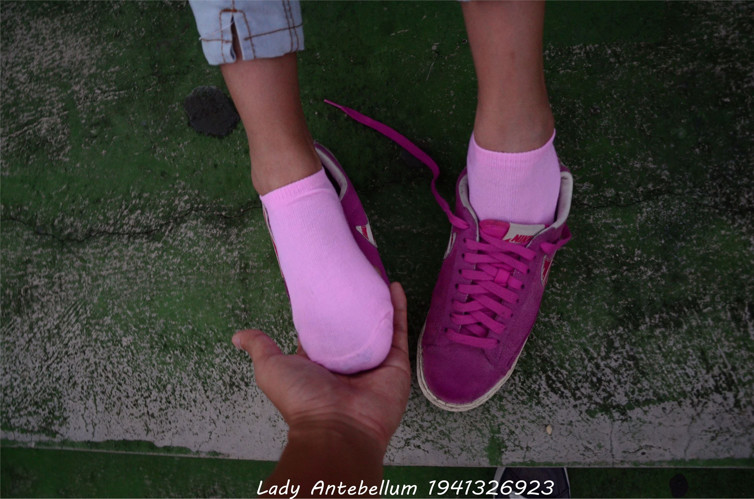 战前女神  恋足美腿棉袜女神级摄影套图 057