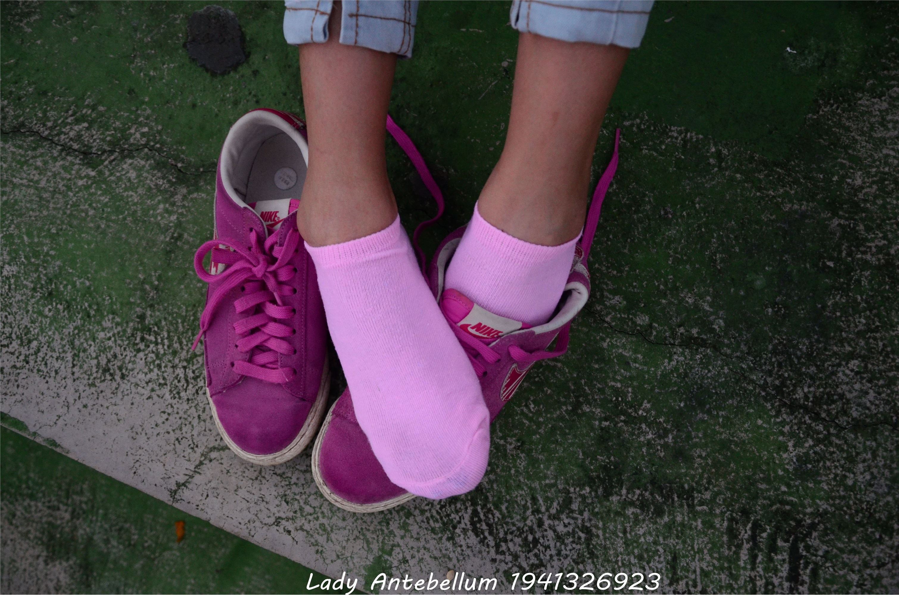 战前女神  恋足美腿棉袜女神级摄影套图 057