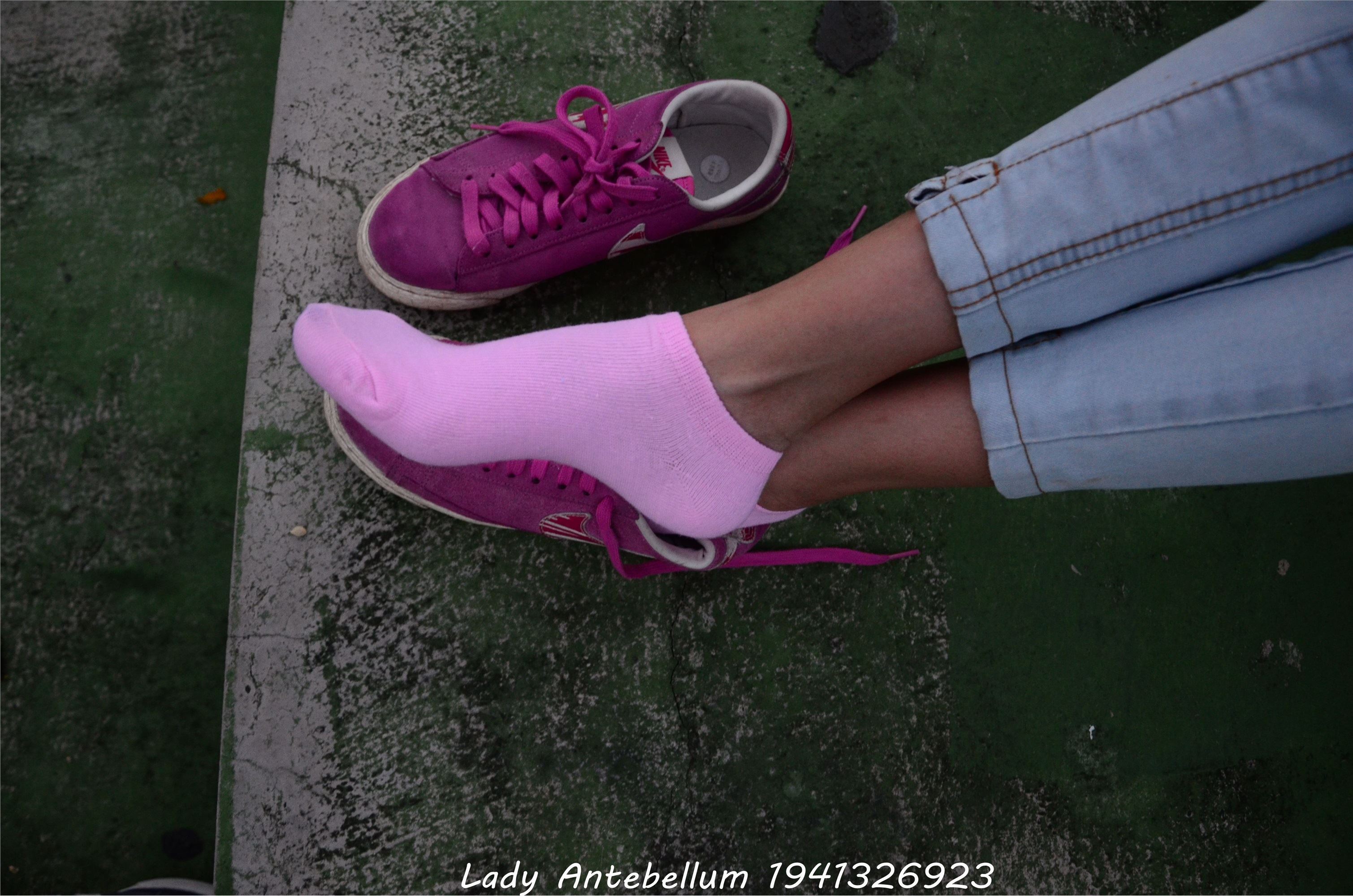 战前女神  恋足美腿棉袜女神级摄影套图 057