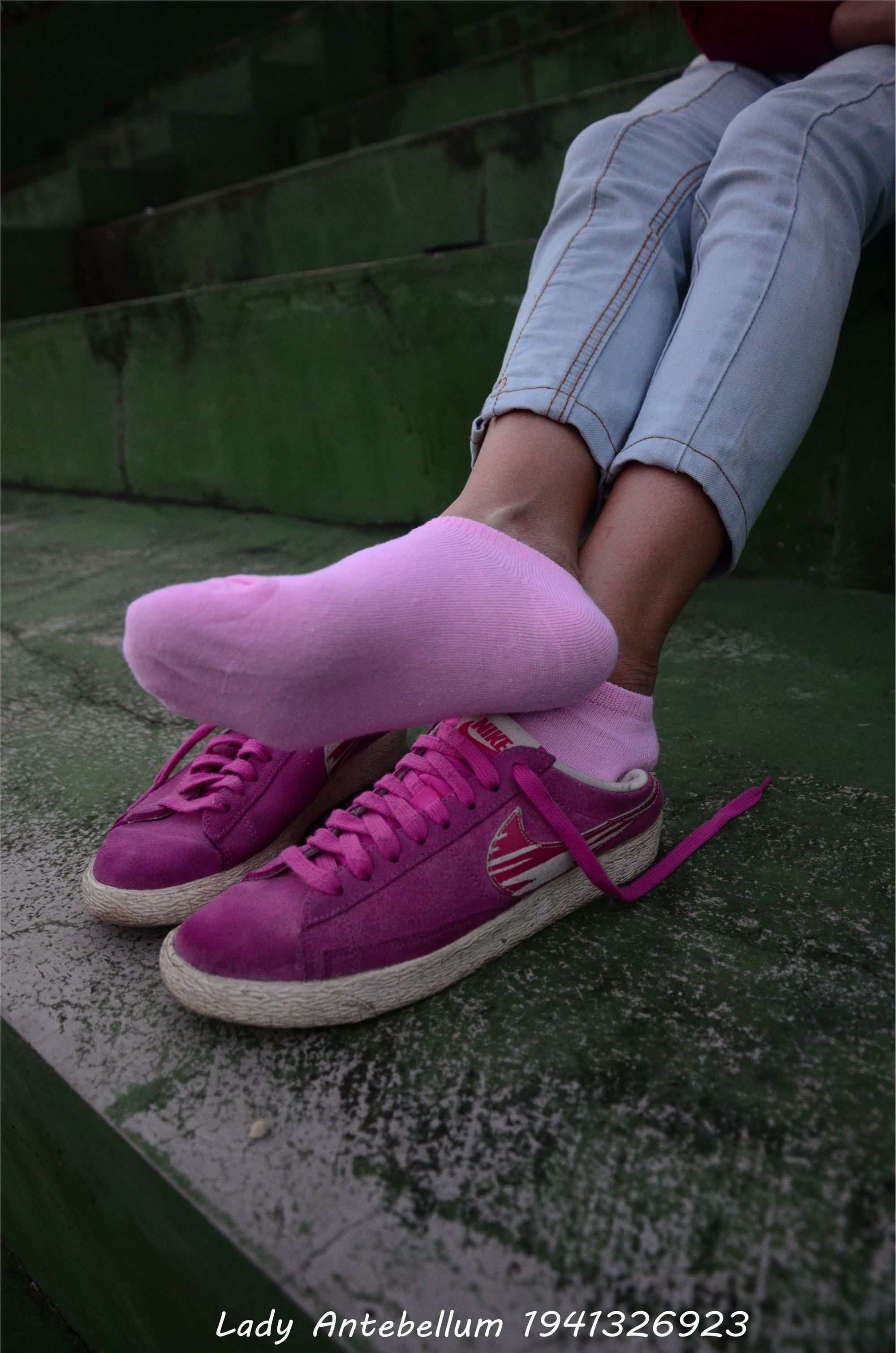 战前女神  恋足美腿棉袜女神级摄影套图 057