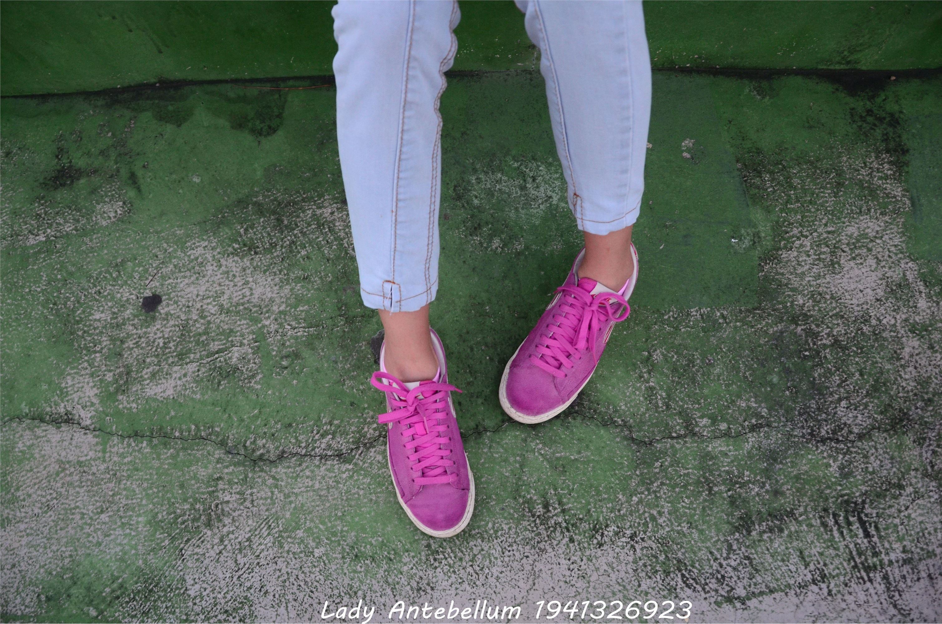 战前女神  恋足美腿棉袜女神级摄影套图 057