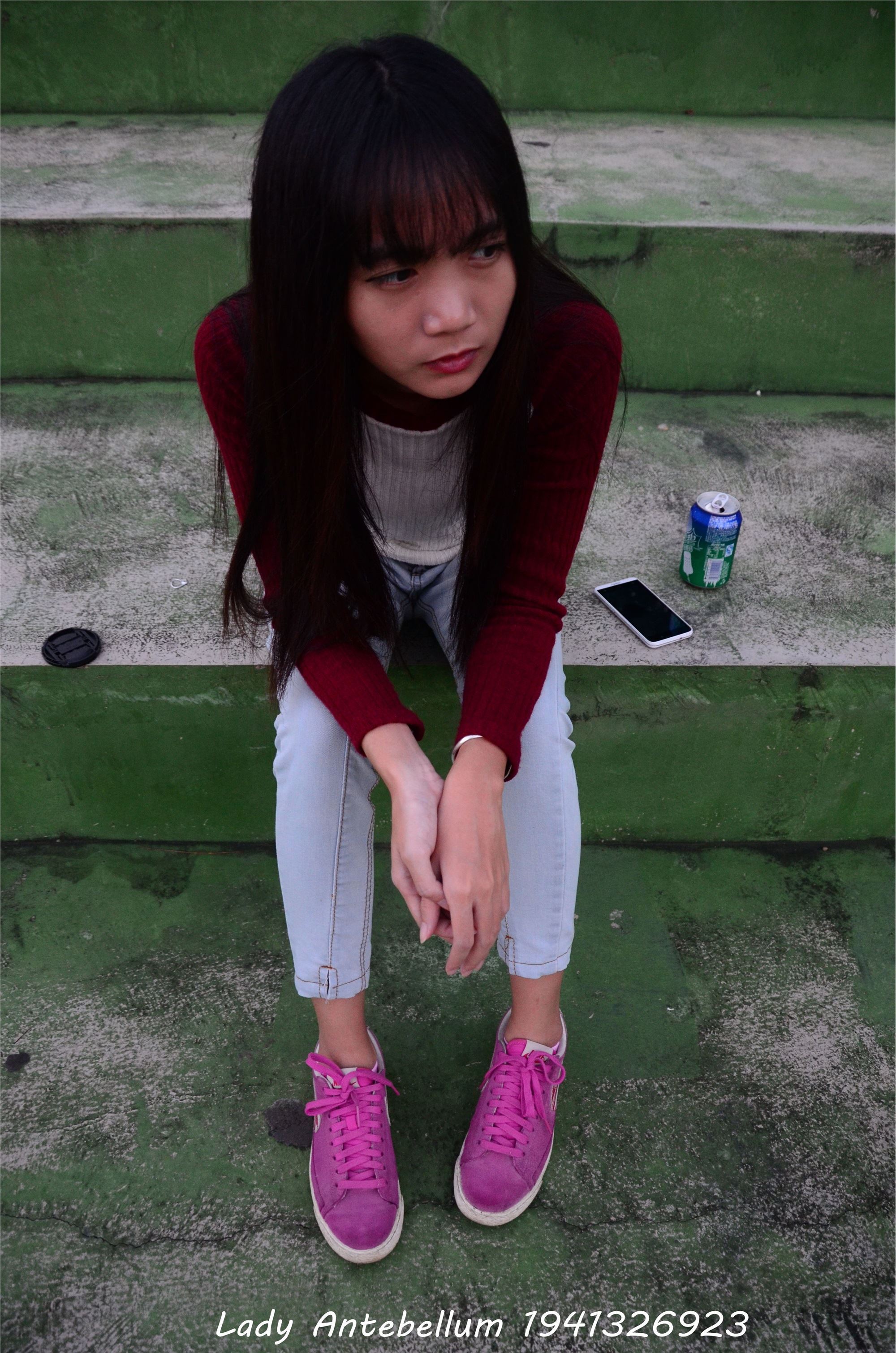 战前女神  恋足美腿棉袜女神级摄影套图 057