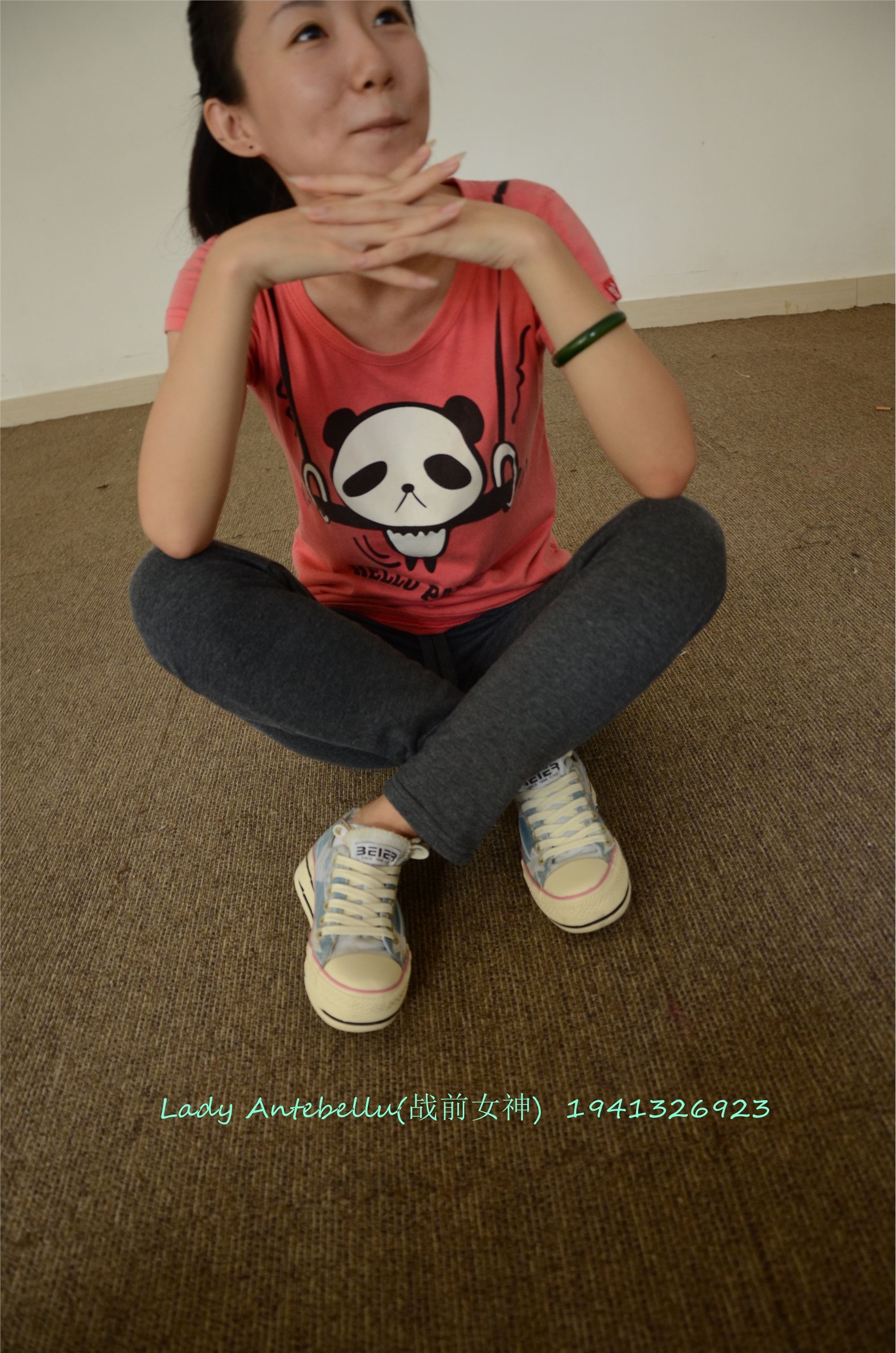 战前女神  恋足美腿棉袜女神级摄影套图 058