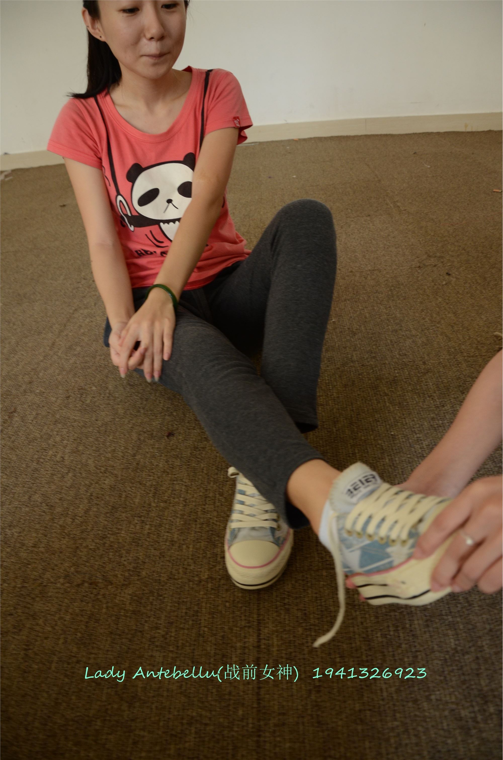 战前女神  恋足美腿棉袜女神级摄影套图 058