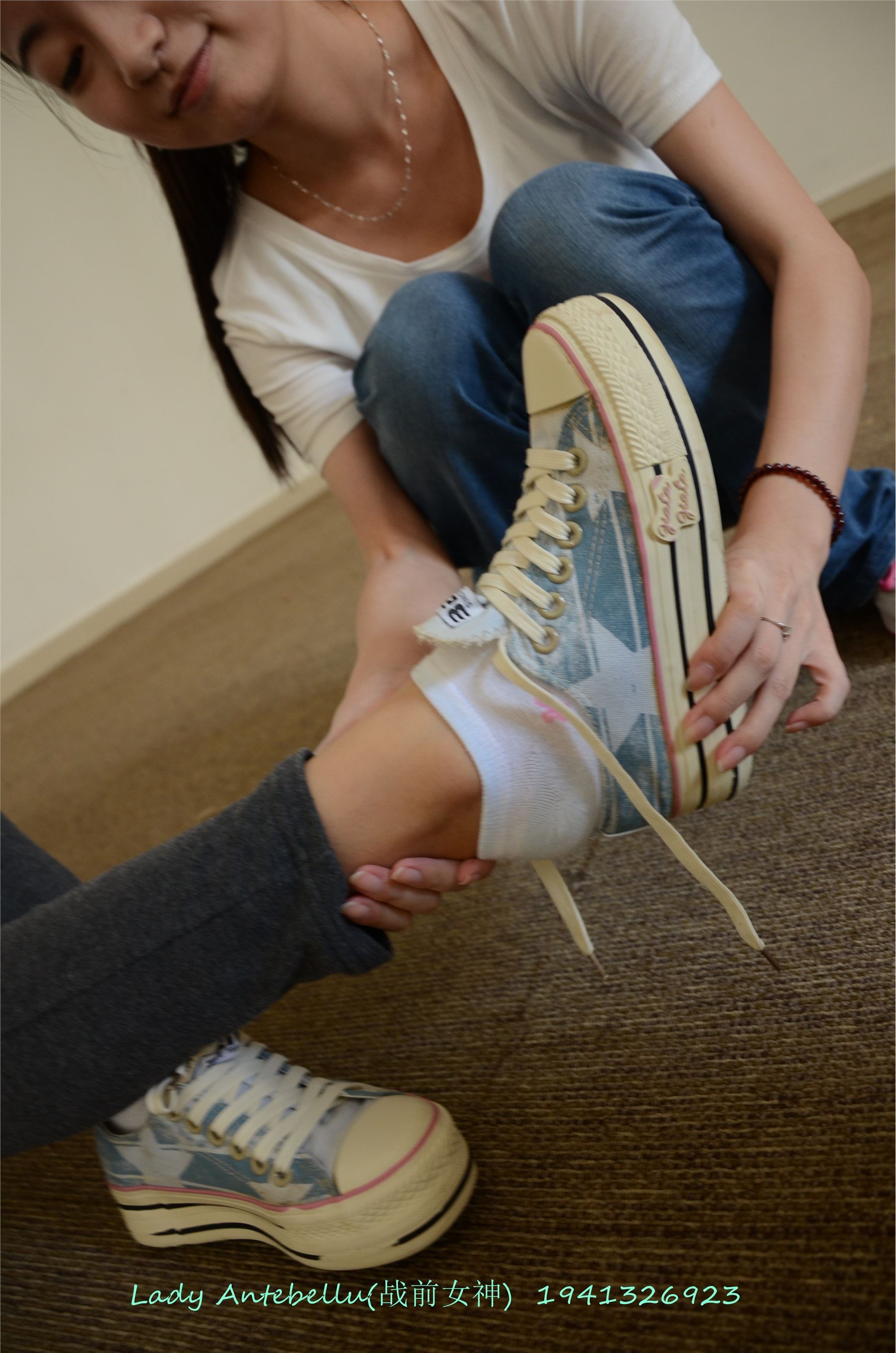 战前女神  恋足美腿棉袜女神级摄影套图 058