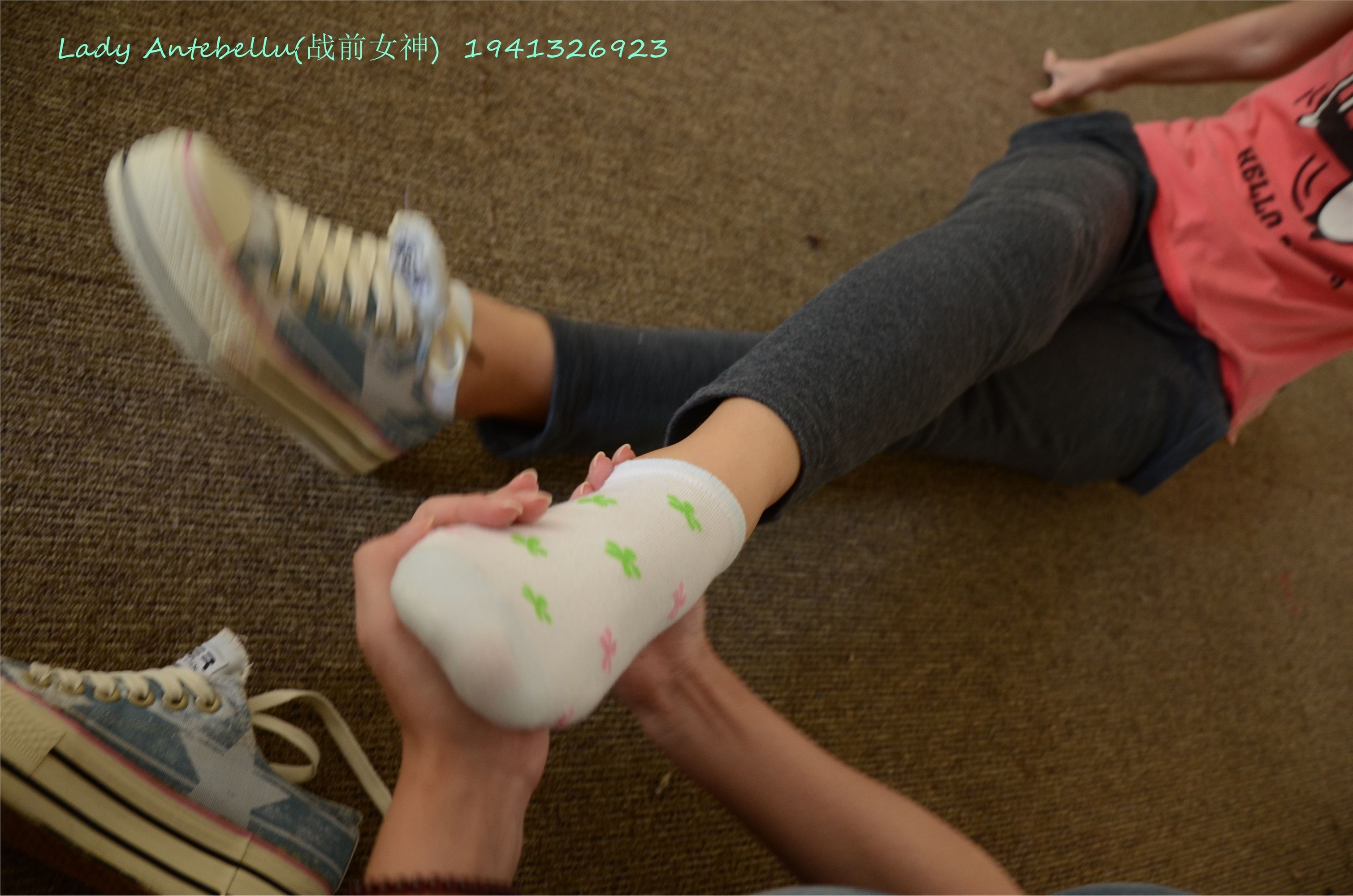 战前女神  恋足美腿棉袜女神级摄影套图 058