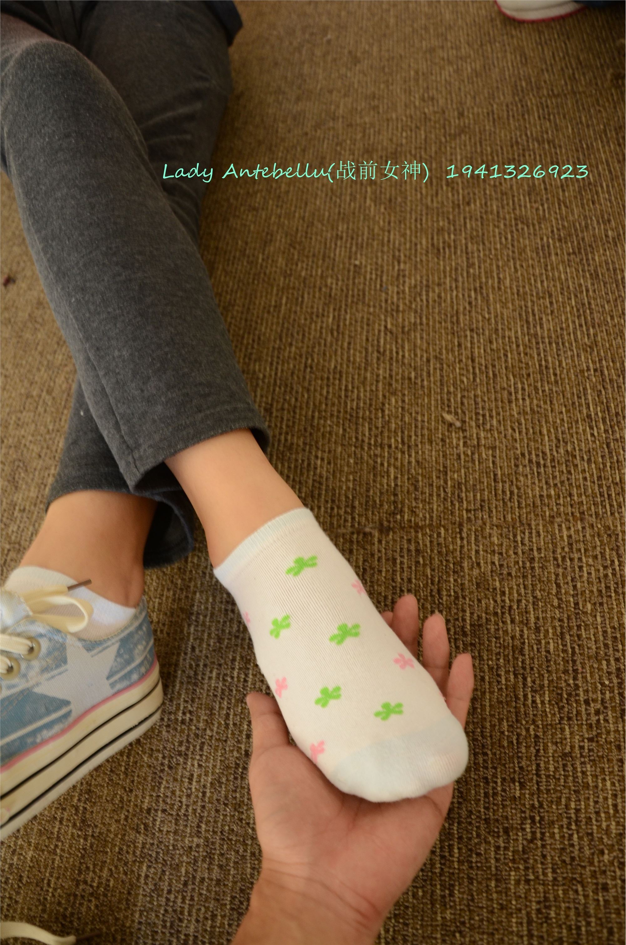 战前女神  恋足美腿棉袜女神级摄影套图 058