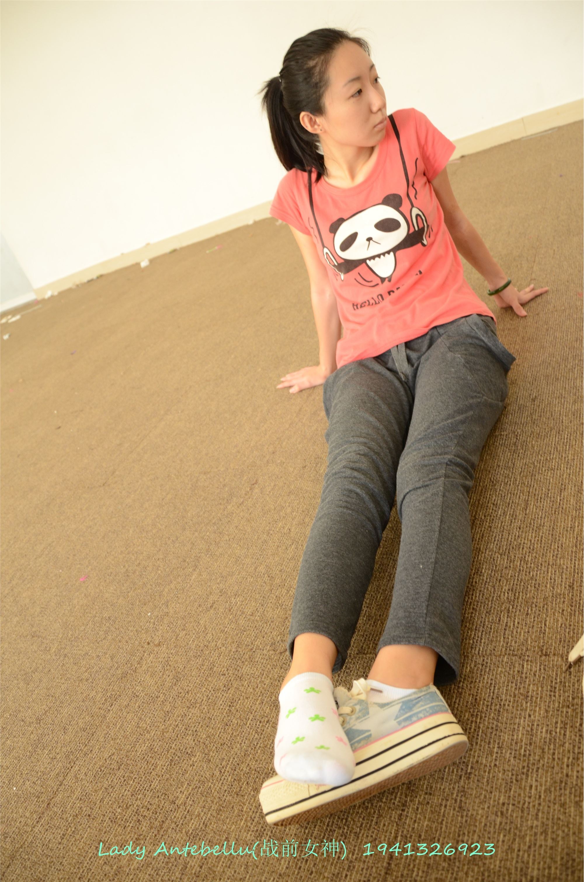 战前女神  恋足美腿棉袜女神级摄影套图 058