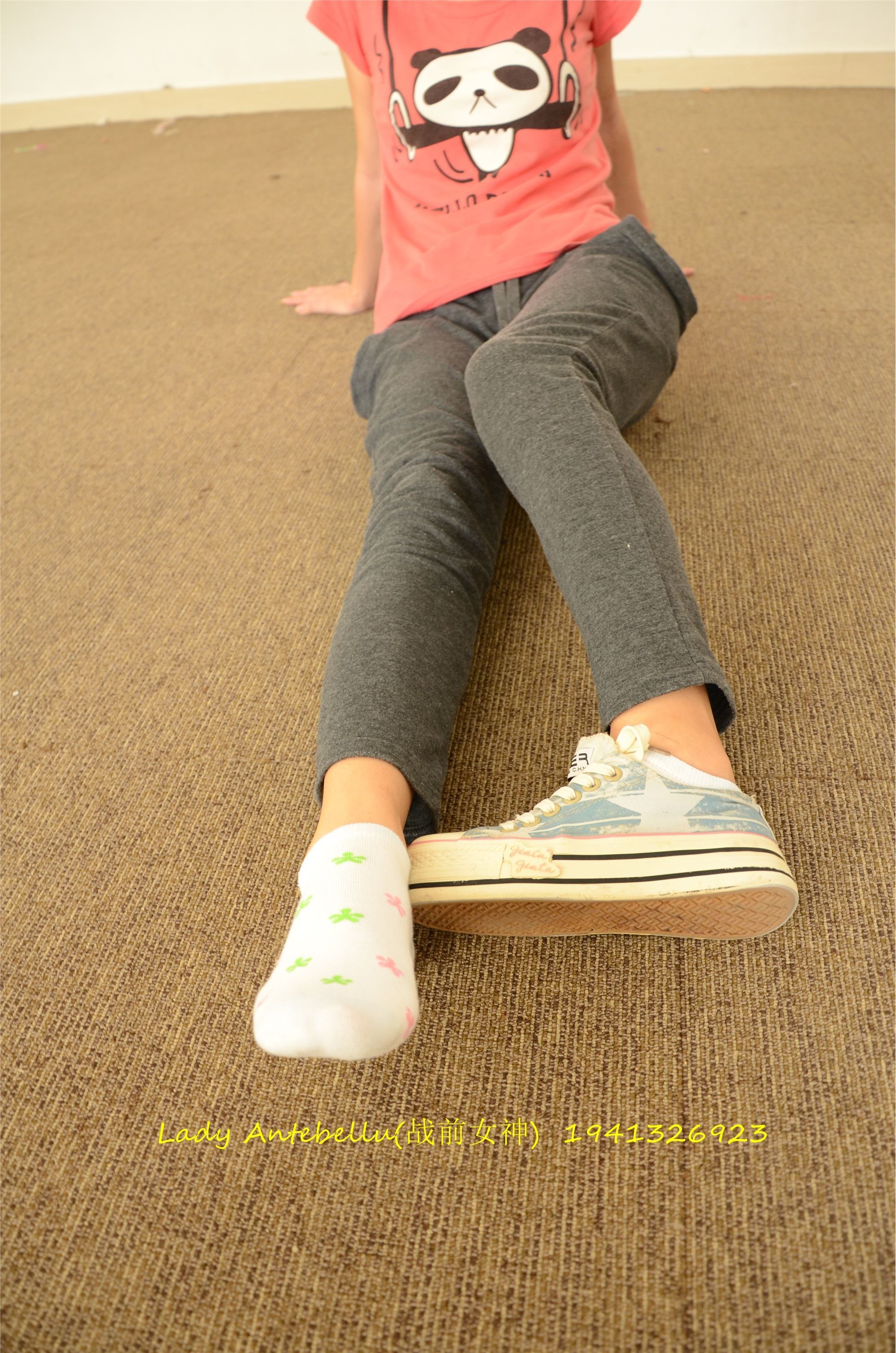 战前女神  恋足美腿棉袜女神级摄影套图 058