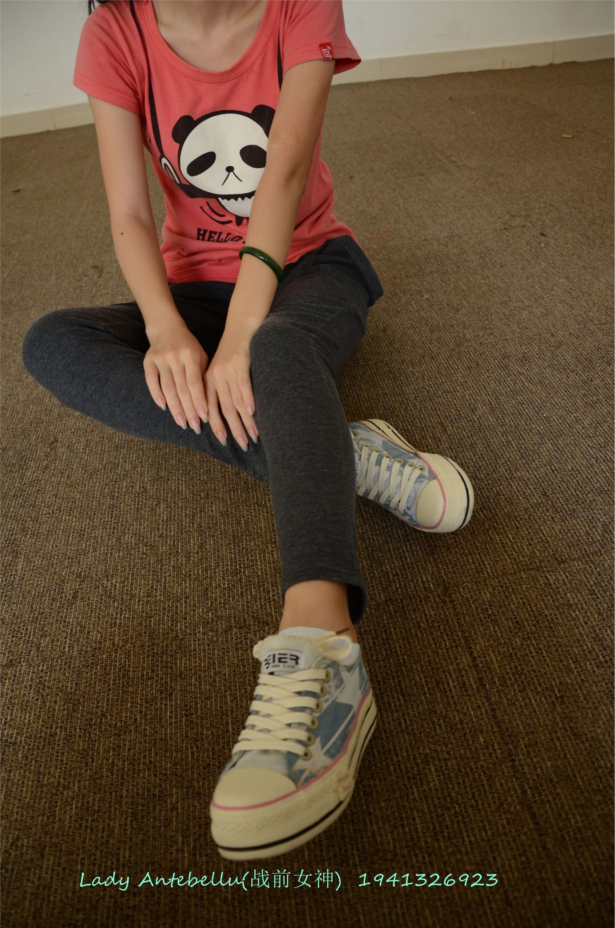 战前女神  恋足美腿棉袜女神级摄影套图 058