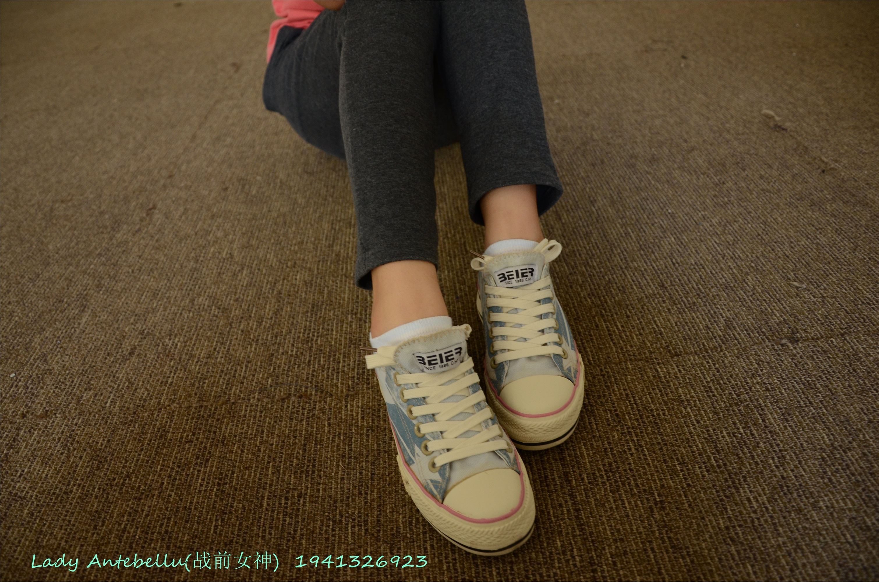 战前女神  恋足美腿棉袜女神级摄影套图 058