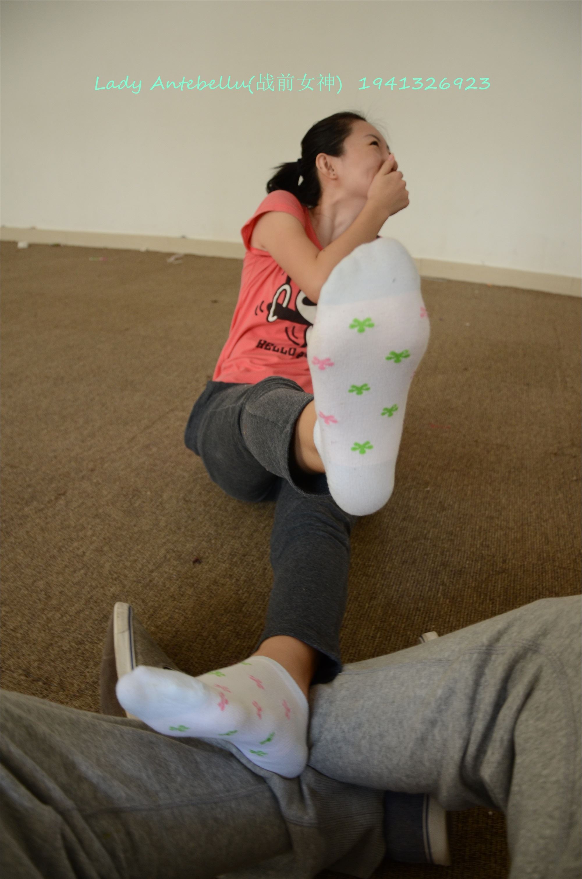 战前女神  恋足美腿棉袜女神级摄影套图 058