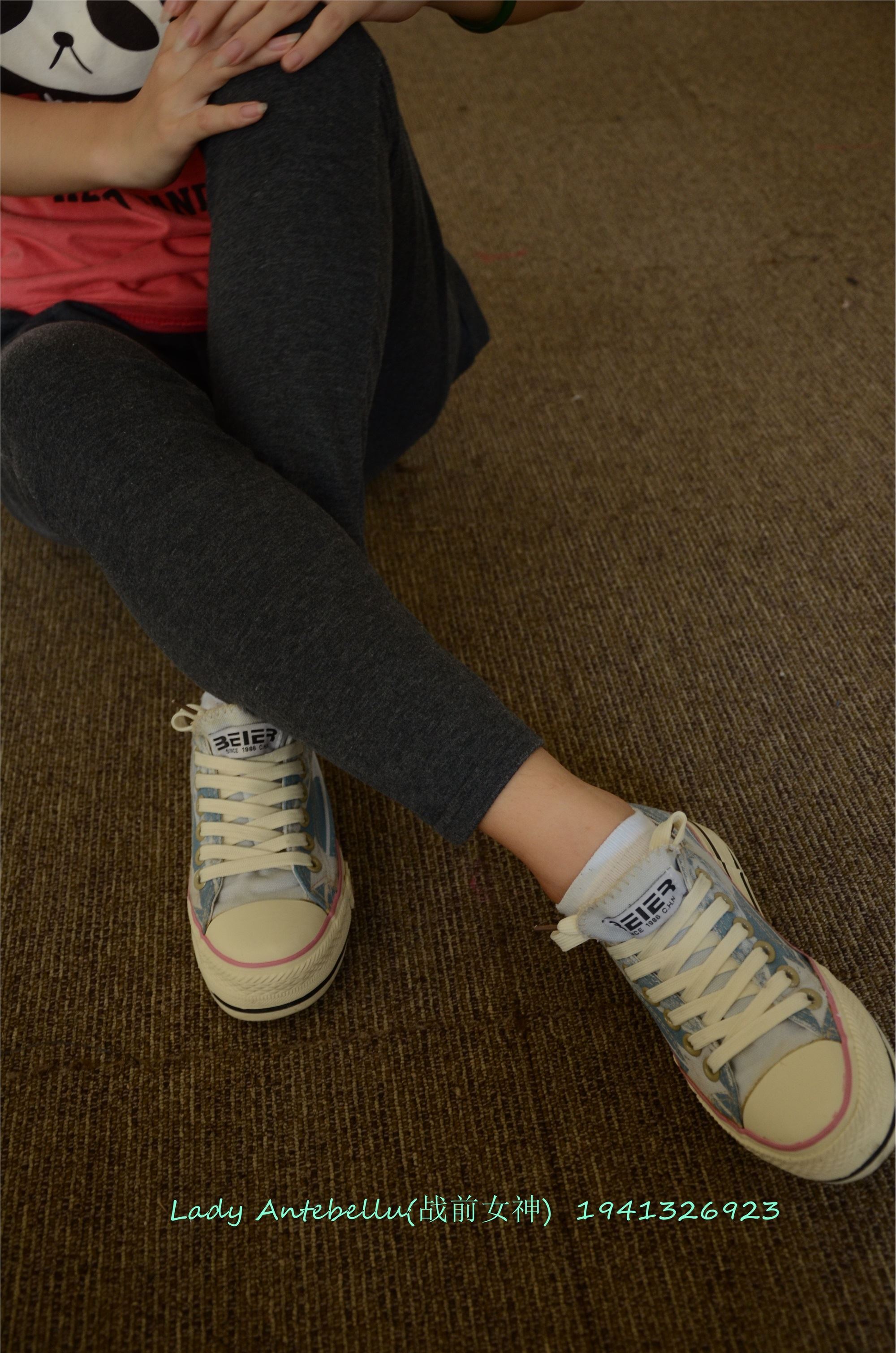 战前女神  恋足美腿棉袜女神级摄影套图 058