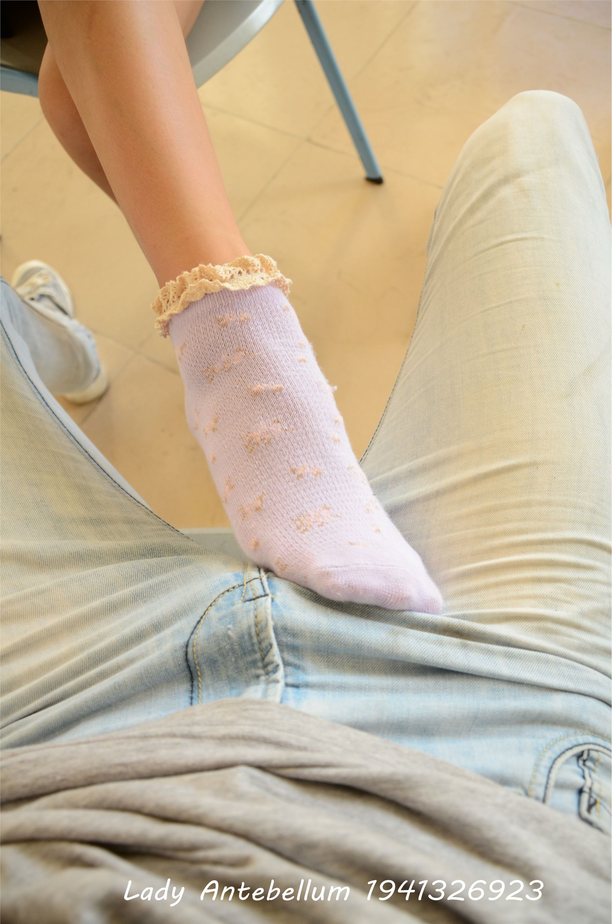 战前女神  恋足美腿棉袜女神级摄影套图 059