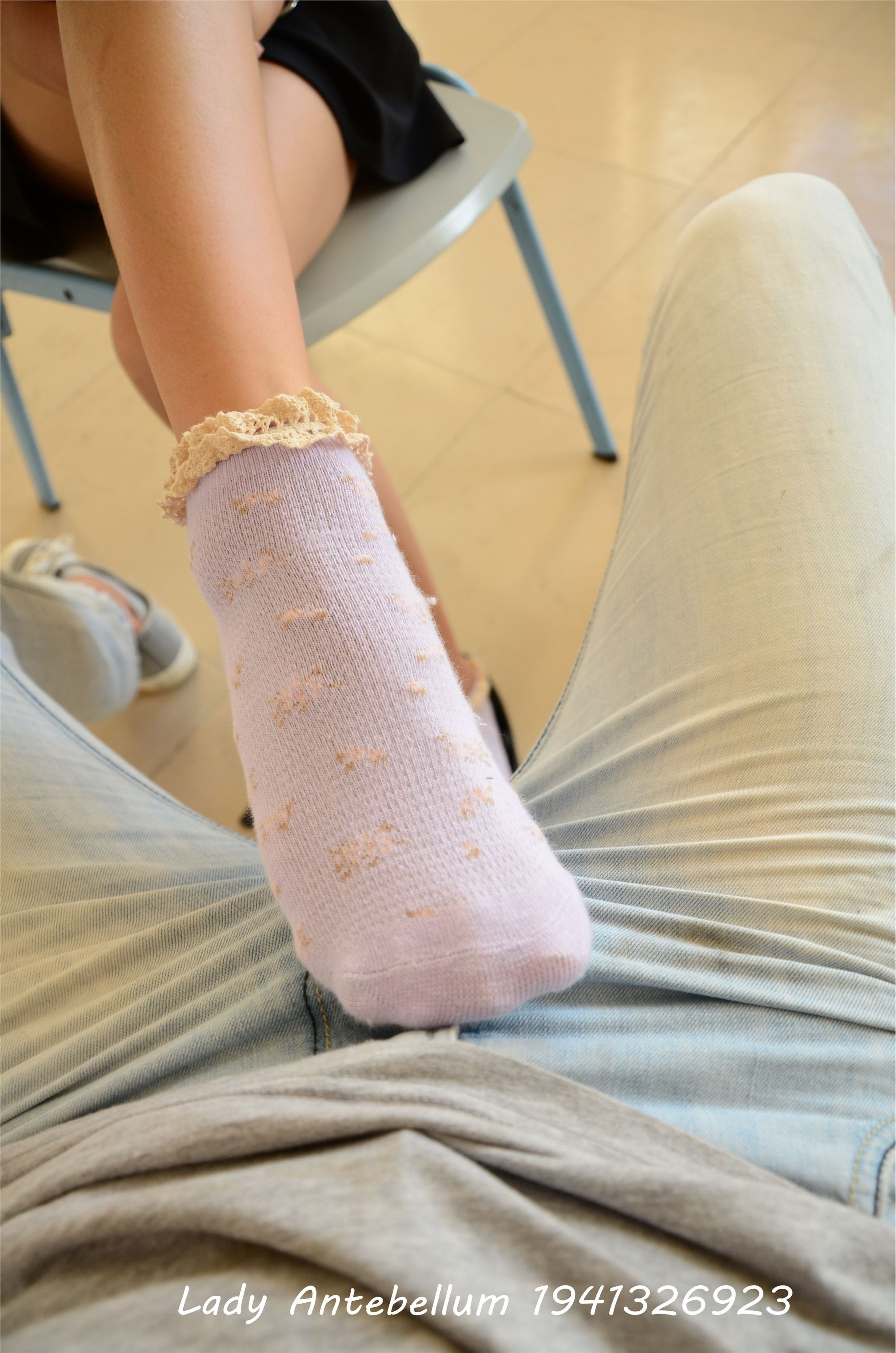 战前女神  恋足美腿棉袜女神级摄影套图 059