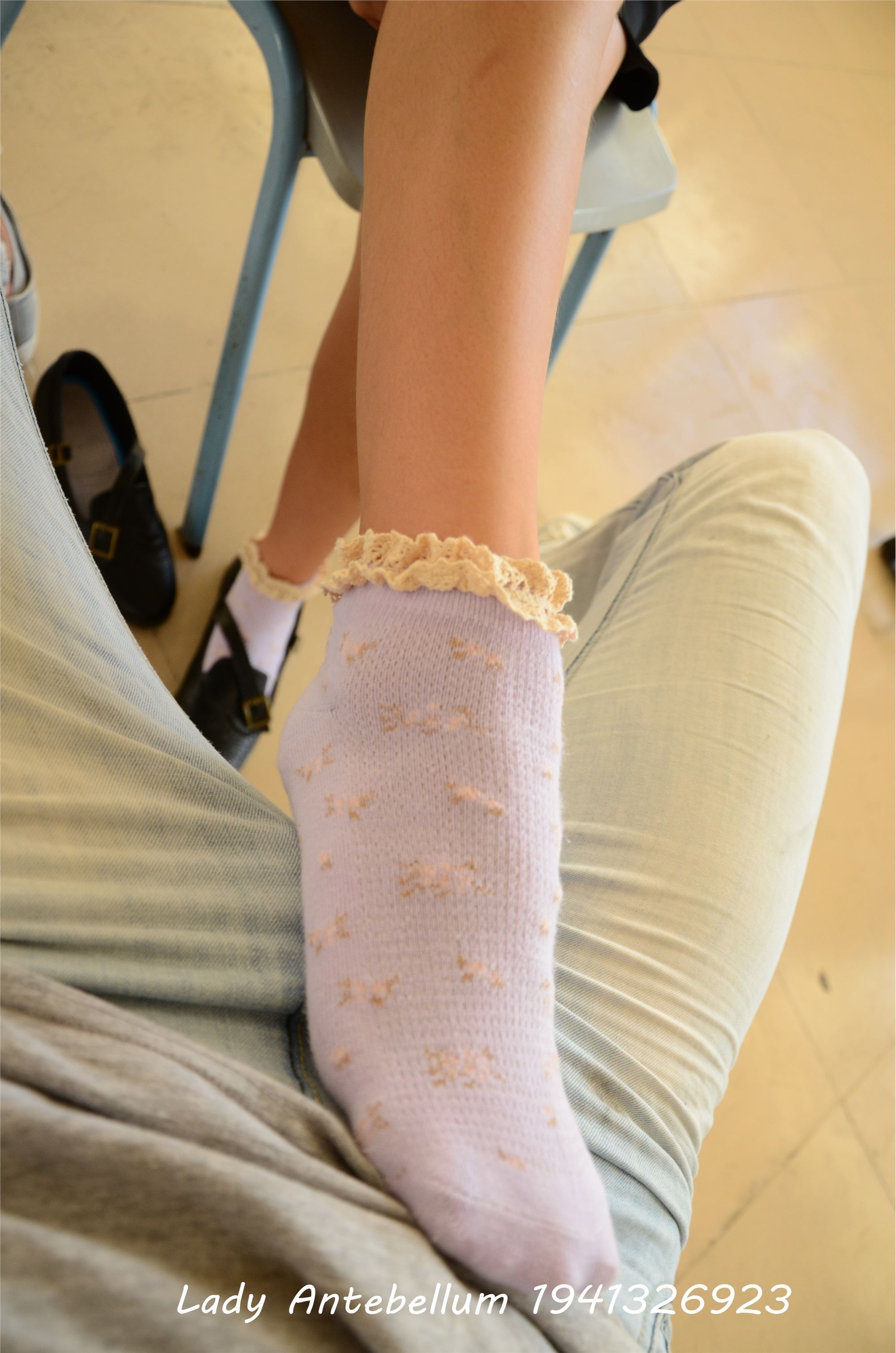 战前女神  恋足美腿棉袜女神级摄影套图 059