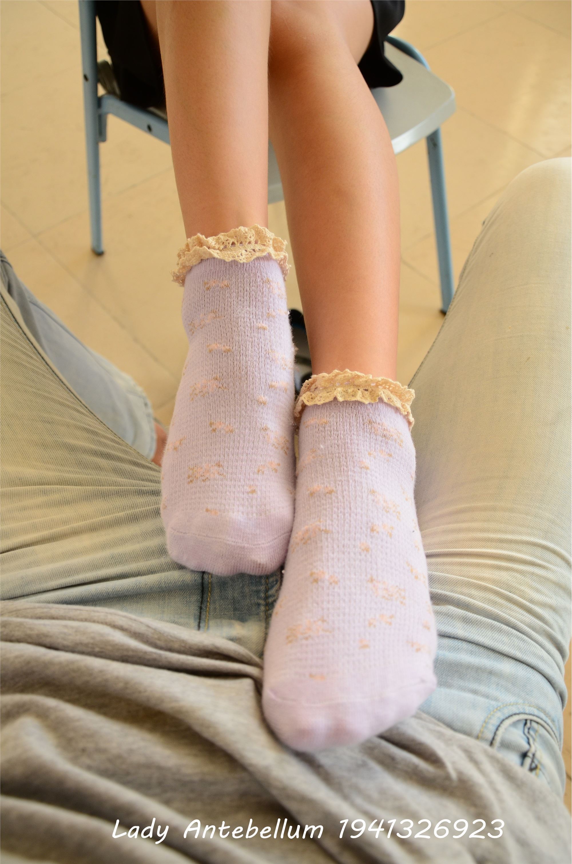 战前女神  恋足美腿棉袜女神级摄影套图 059