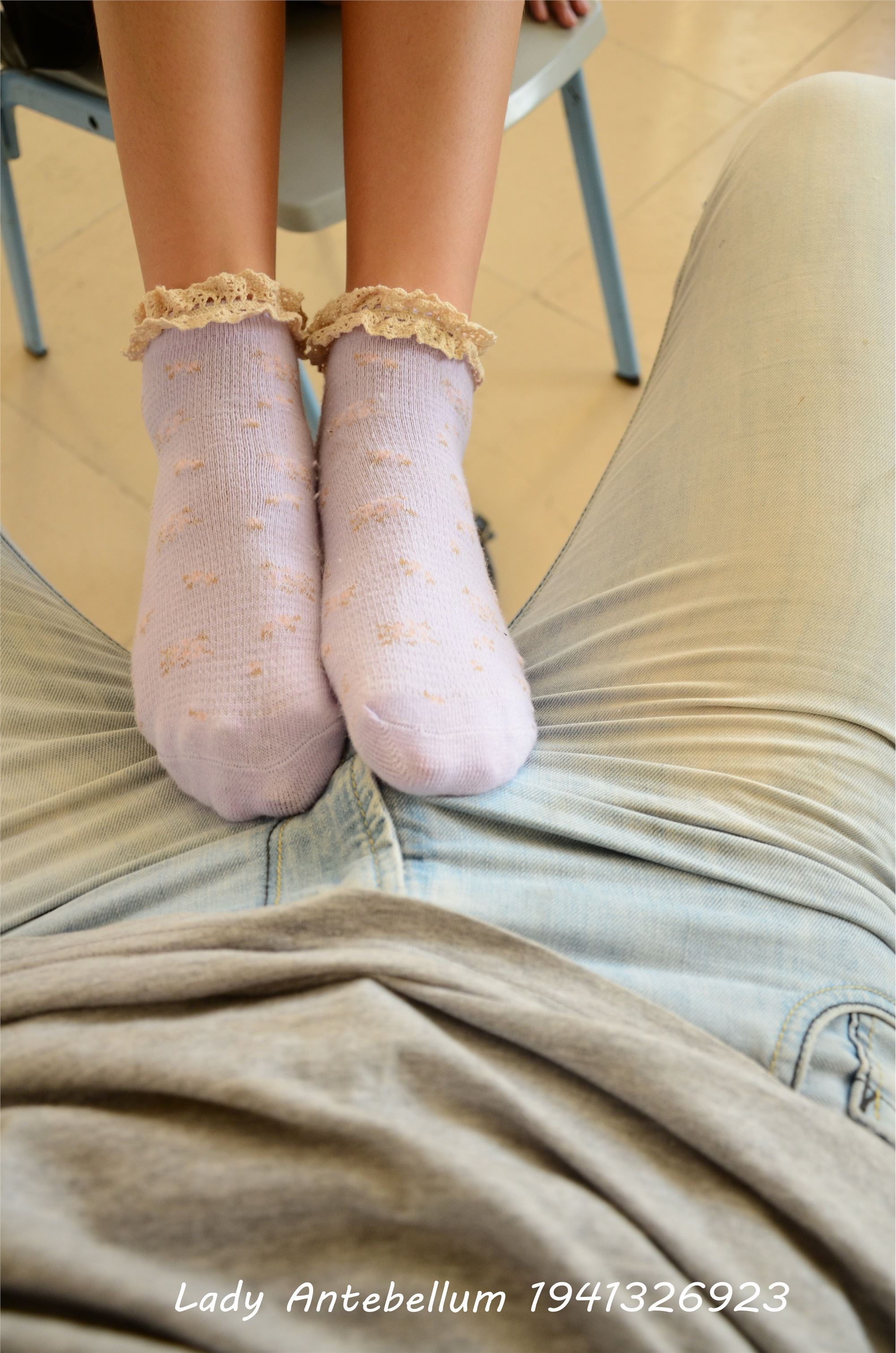 战前女神  恋足美腿棉袜女神级摄影套图 059