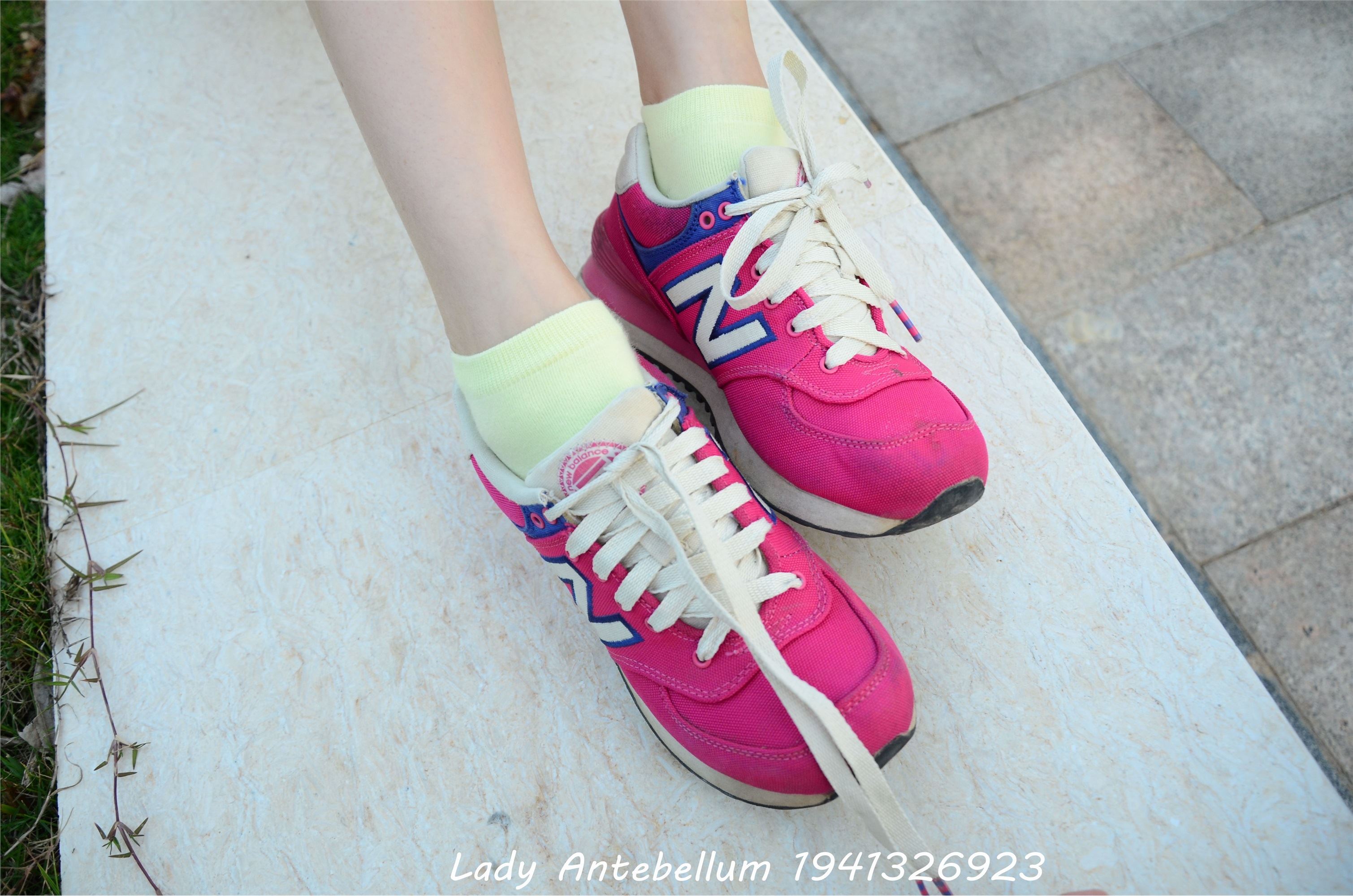 战前女神  恋足美腿棉袜女神级摄影套图 060