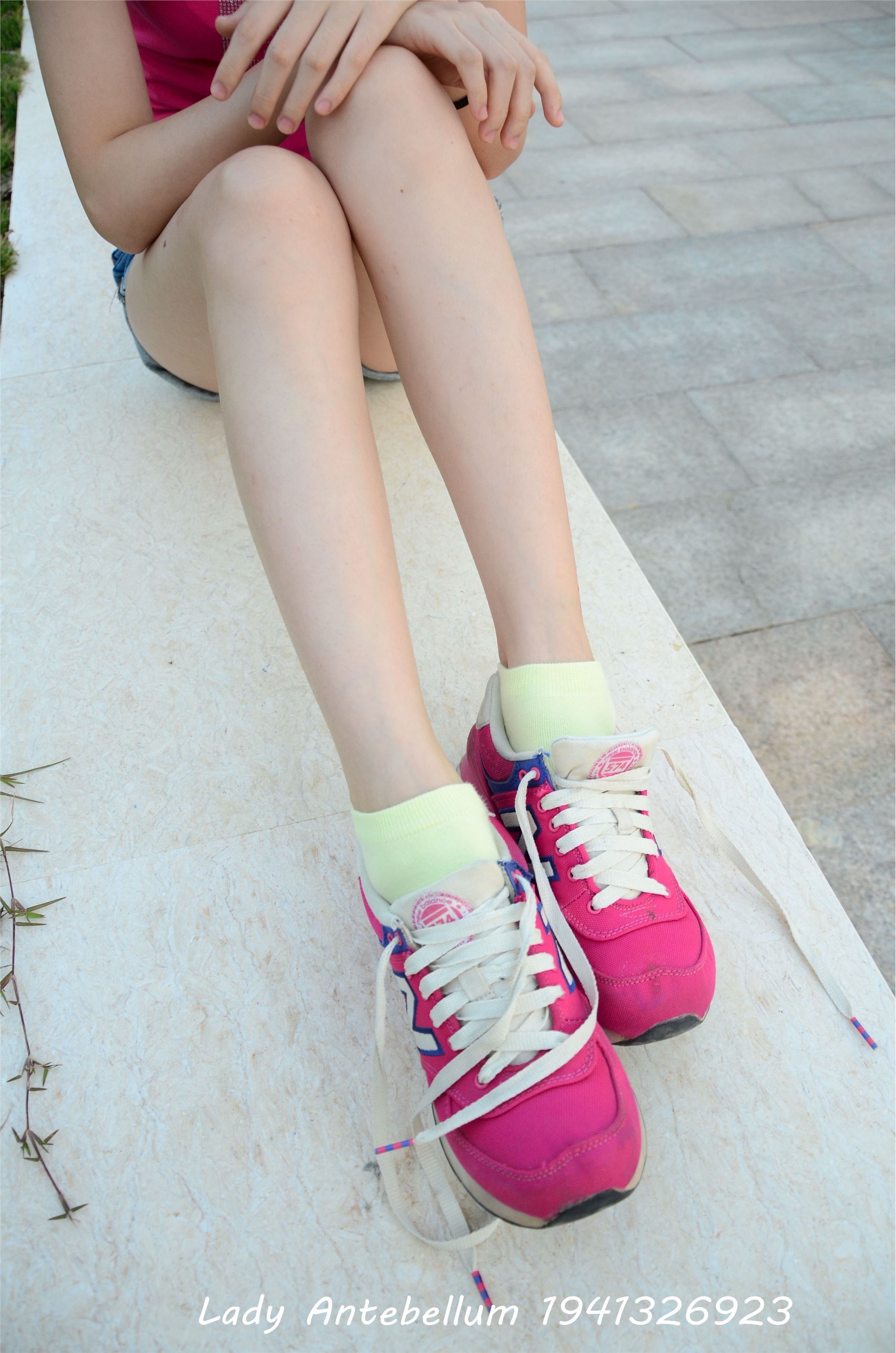 战前女神  恋足美腿棉袜女神级摄影套图 060