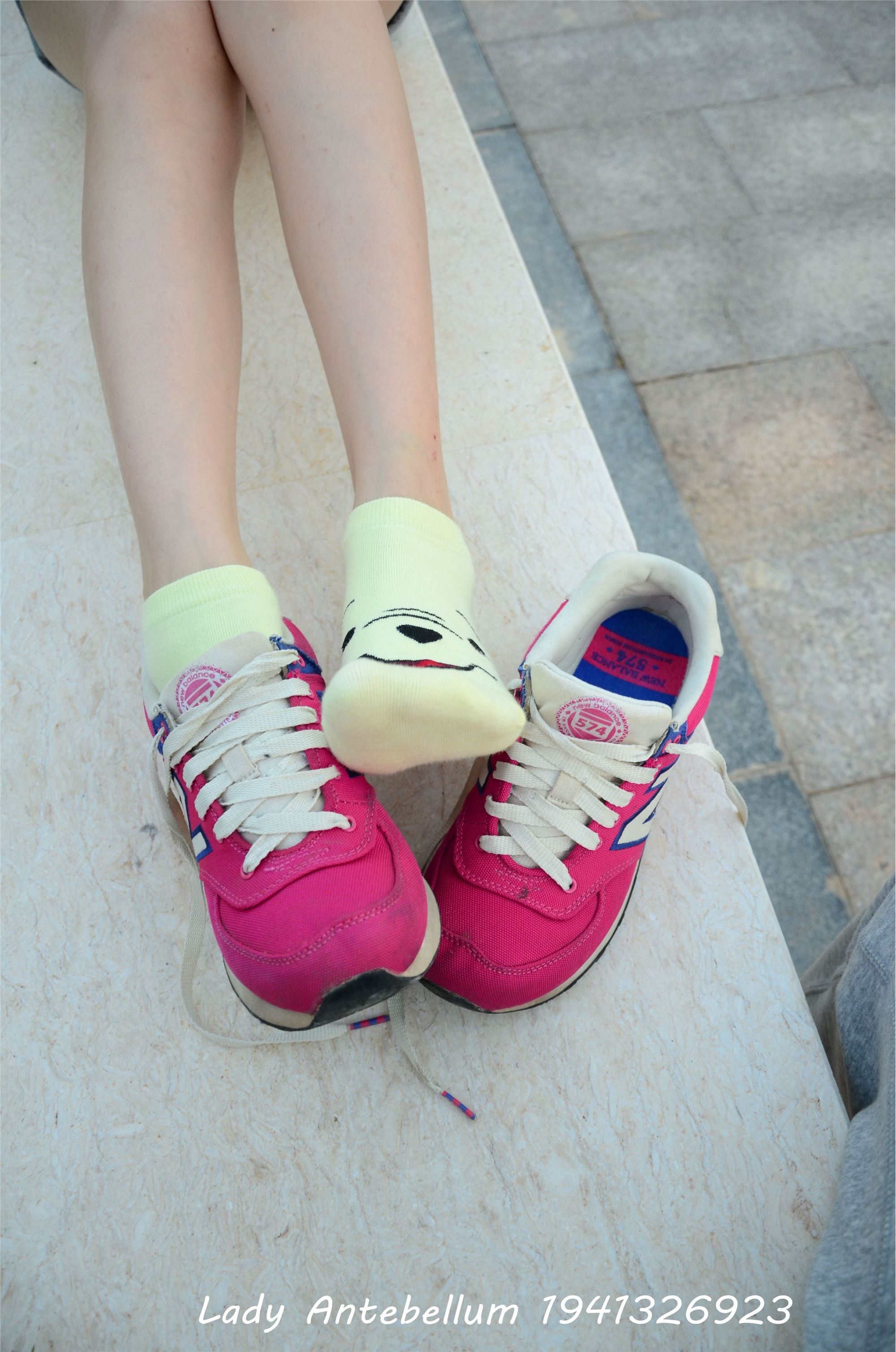 战前女神  恋足美腿棉袜女神级摄影套图 060