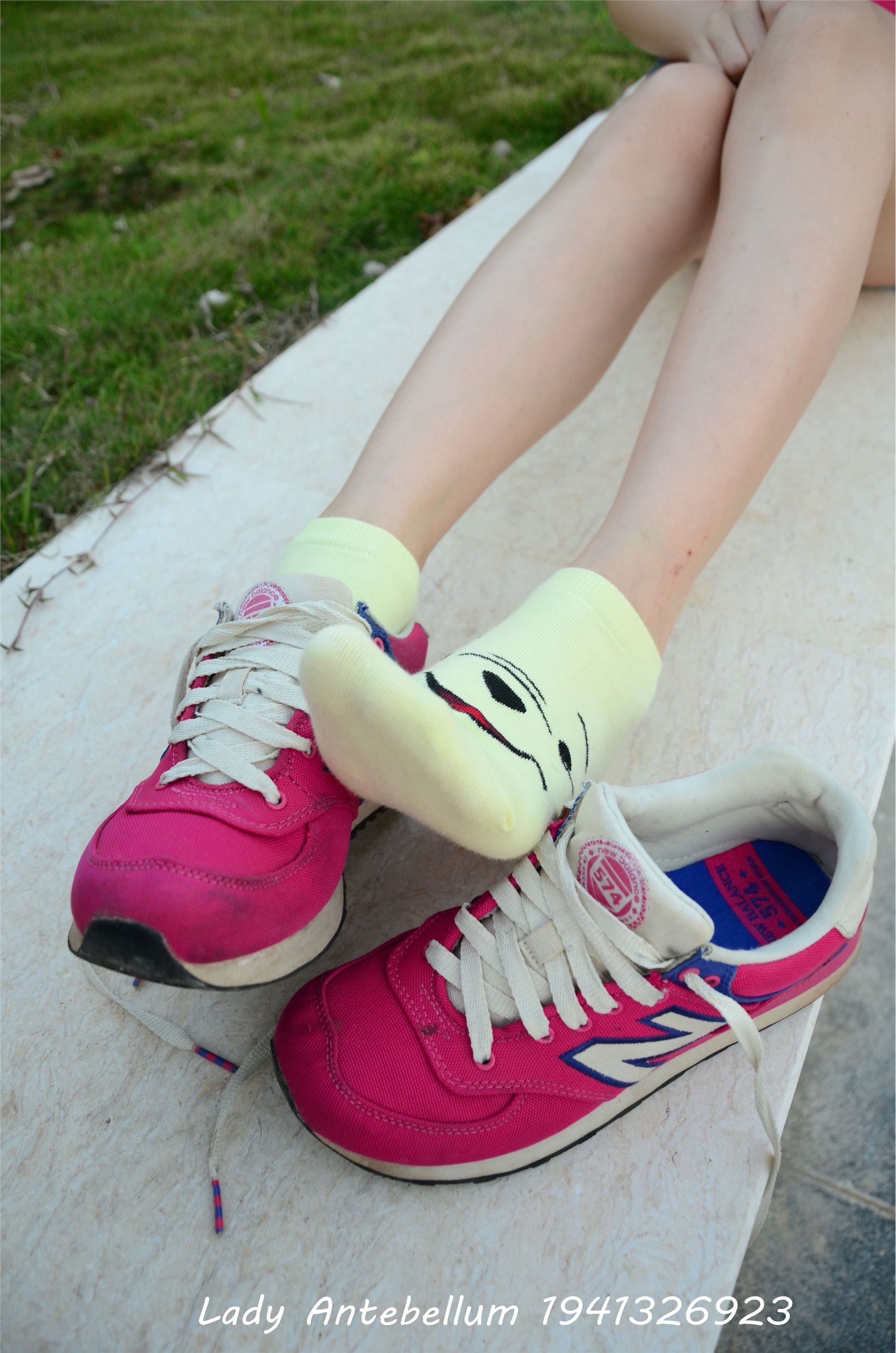 战前女神  恋足美腿棉袜女神级摄影套图 060