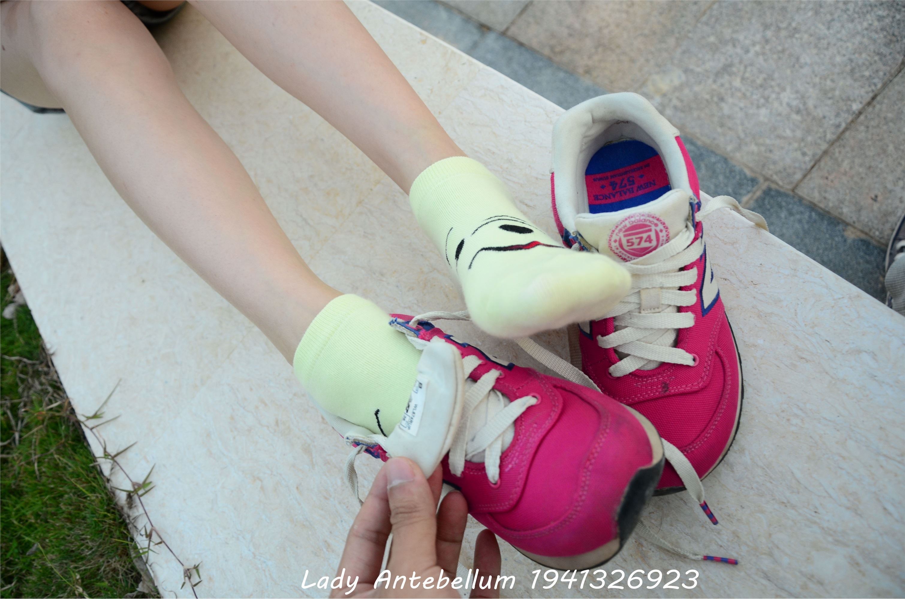 战前女神  恋足美腿棉袜女神级摄影套图 060