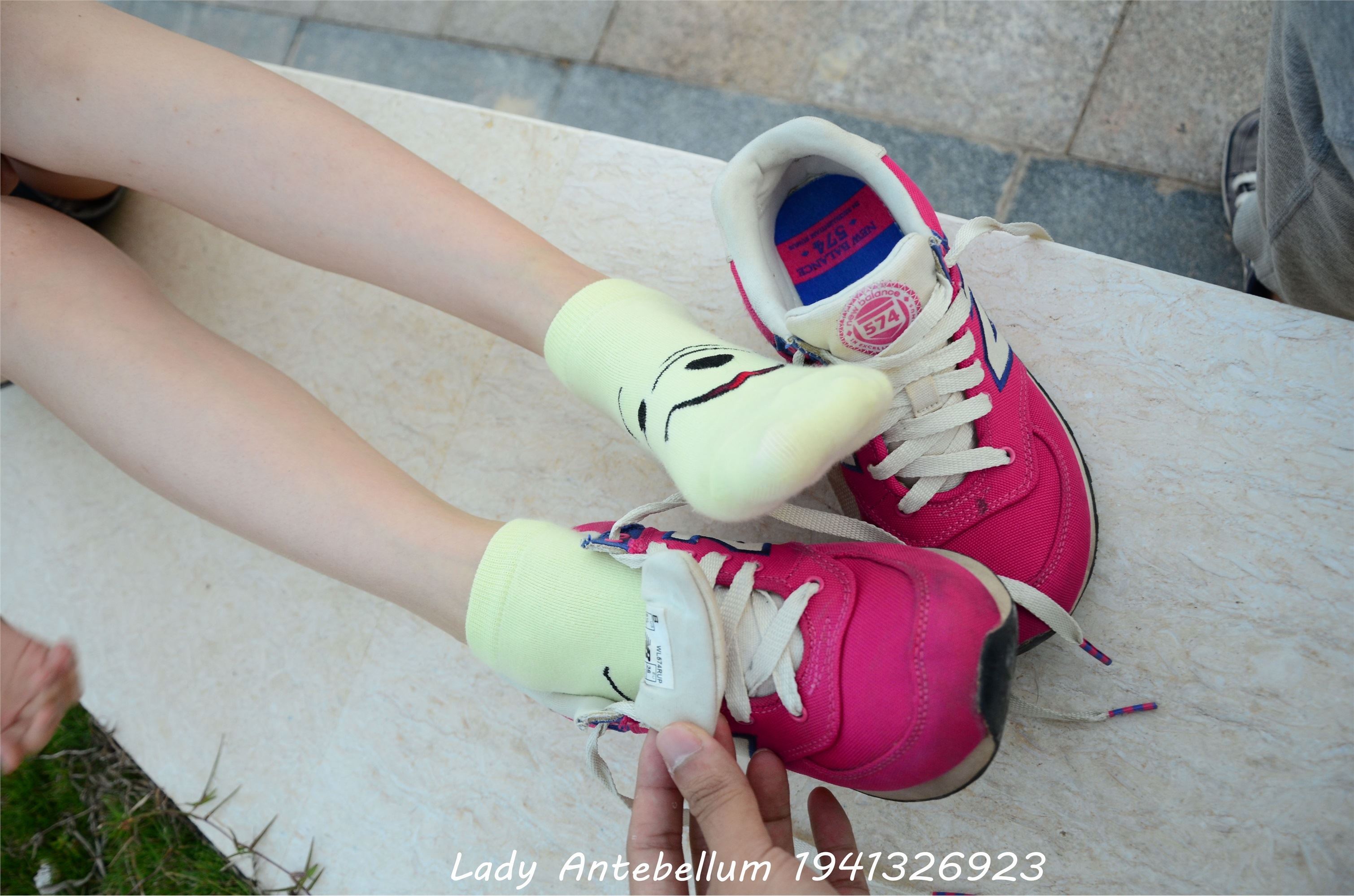 战前女神  恋足美腿棉袜女神级摄影套图 060