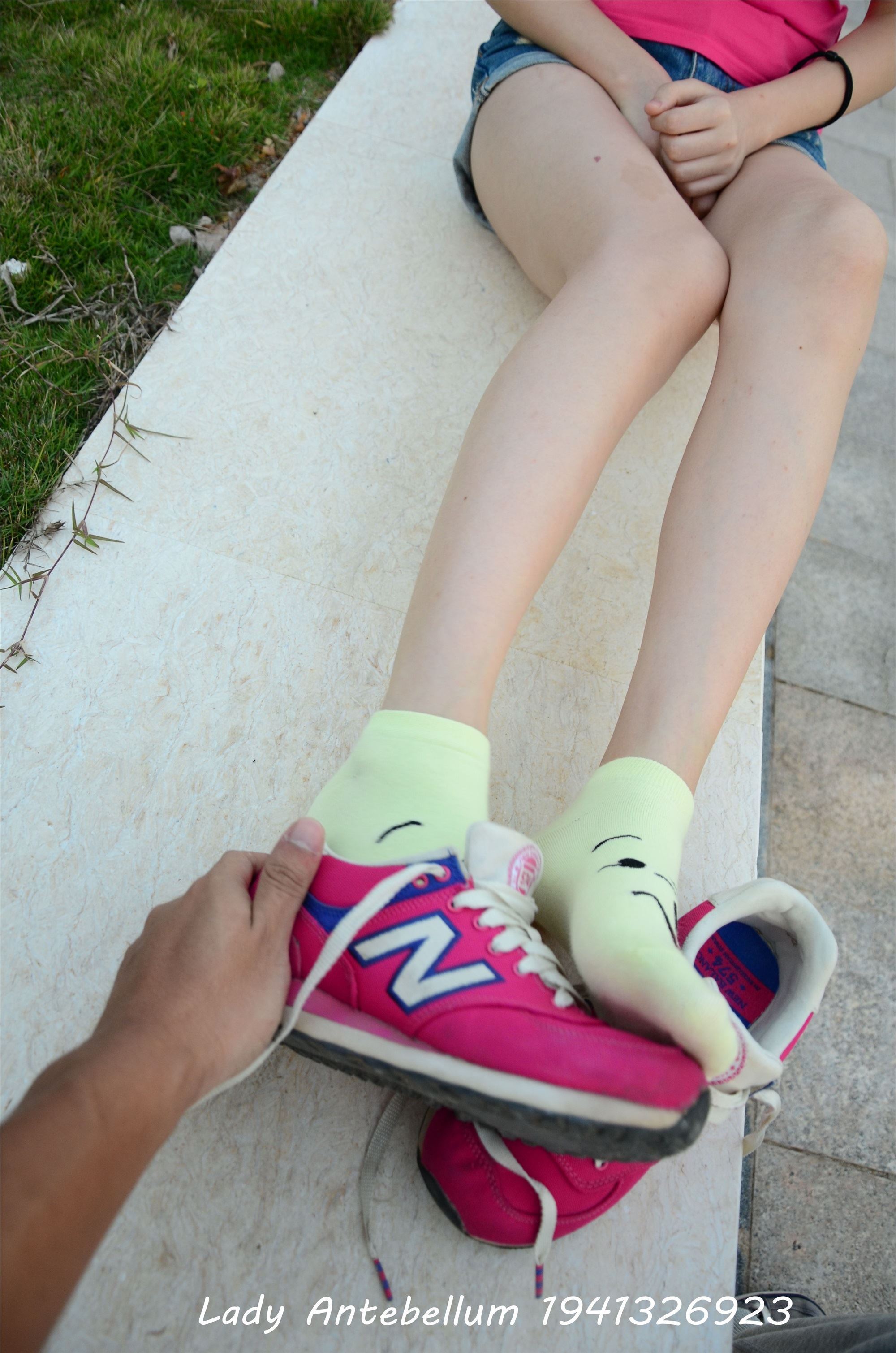 战前女神  恋足美腿棉袜女神级摄影套图 060